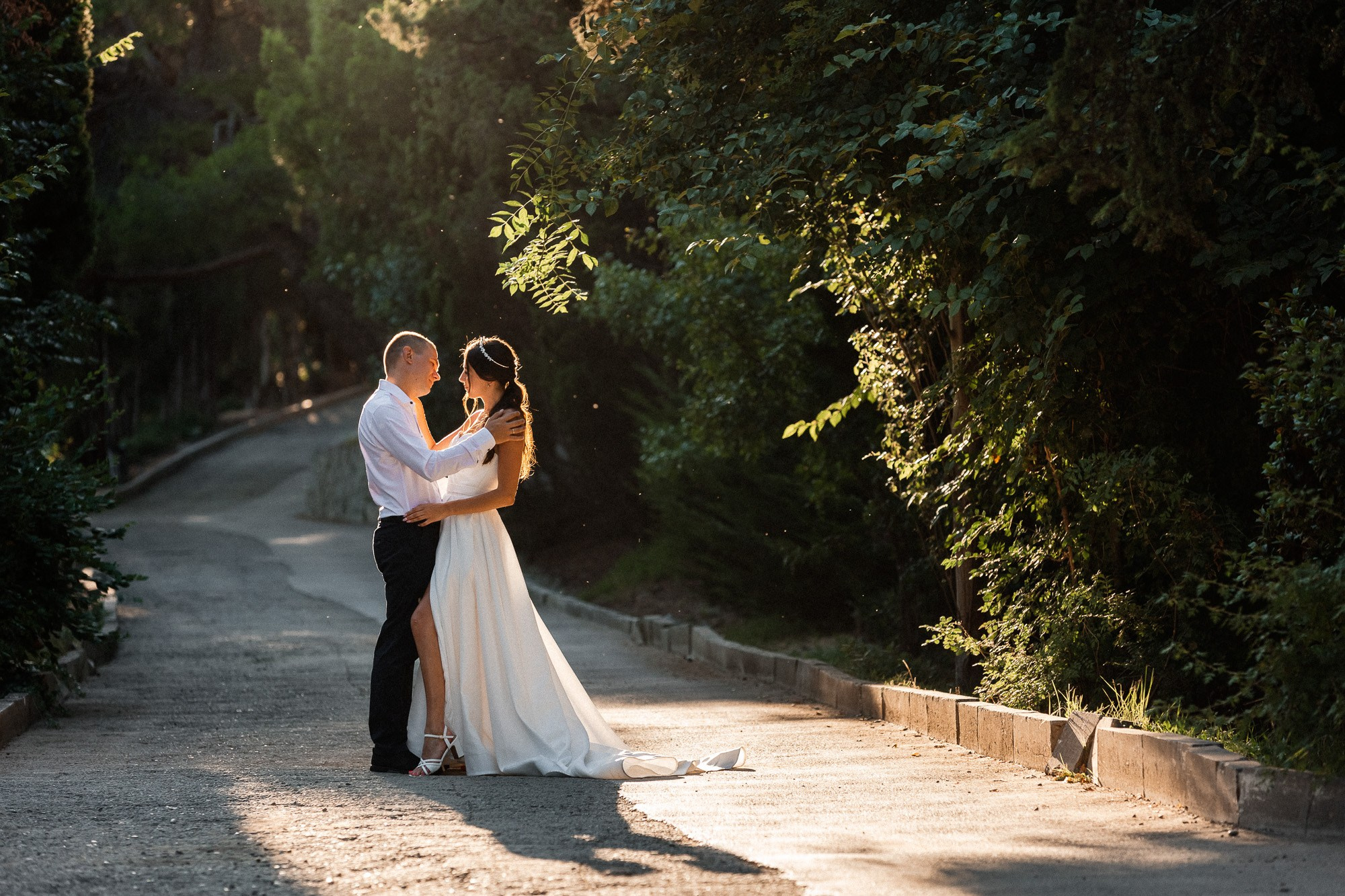 Николай и Юля — Свадебная фотосессия в Форосском парке. Свадебный фотограф, фотосъемка в Крыму, Севастополе, Симферополе, Ялте