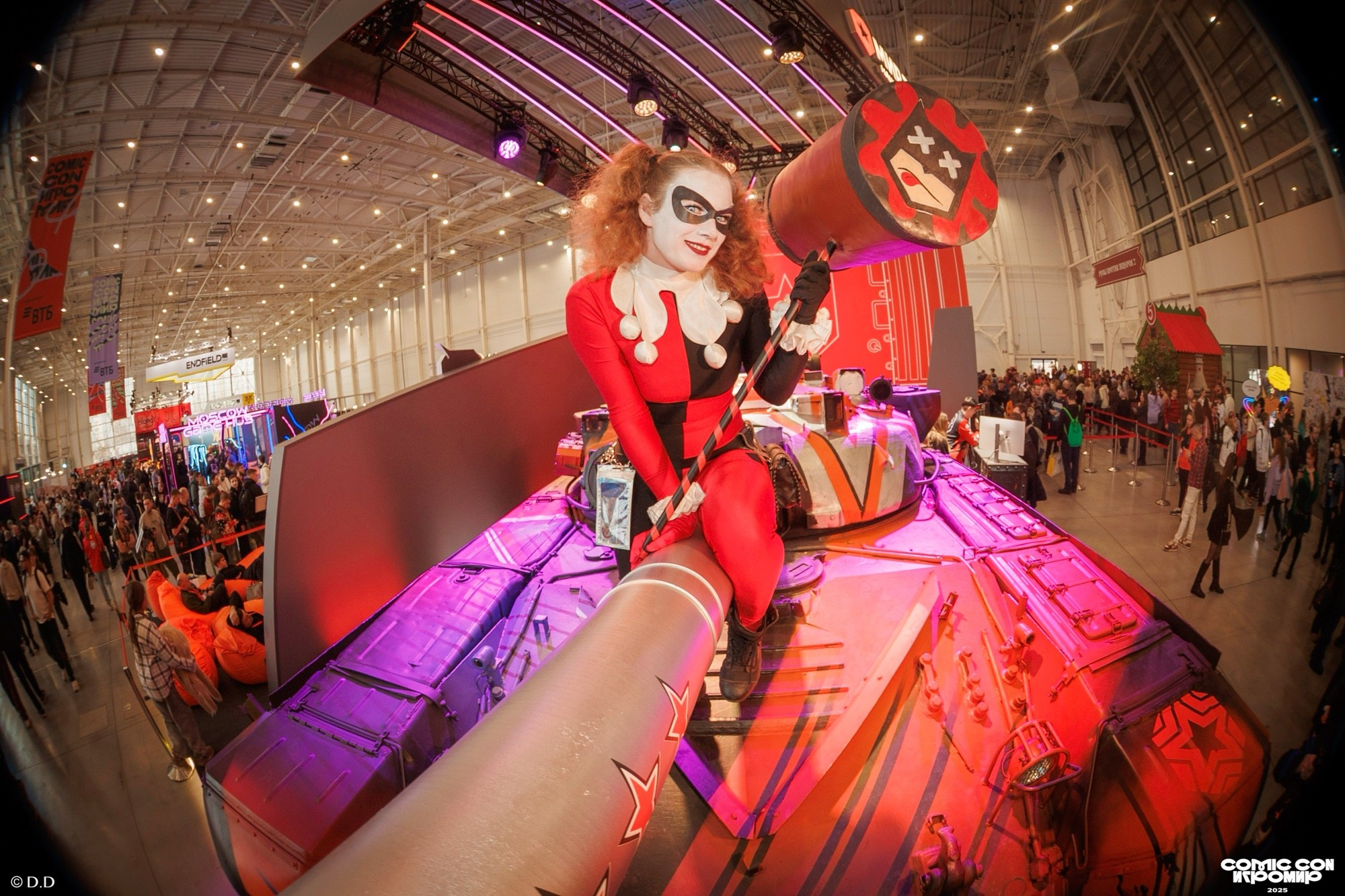 Comic Con Игромир 2025. Различные мероприятия и просто фотографии людей