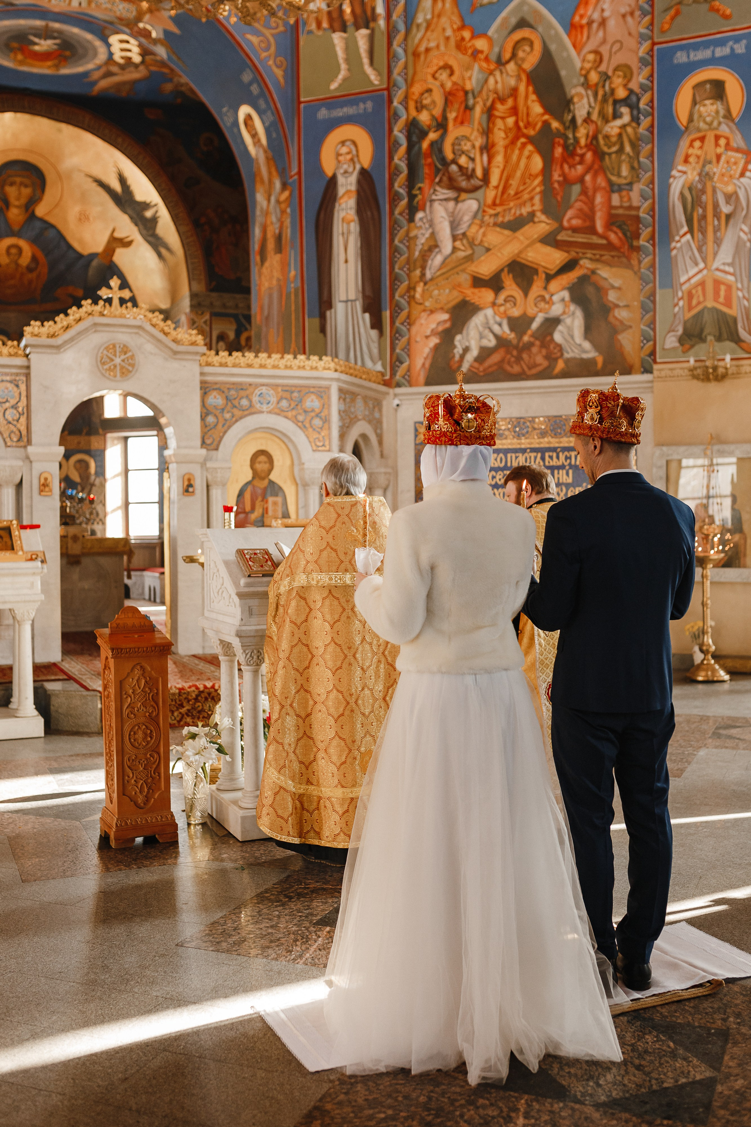 Профессиональный фотограф на таинство венчания в Москве и Московской области. Свадебный фотограф в Москве Мария Крош