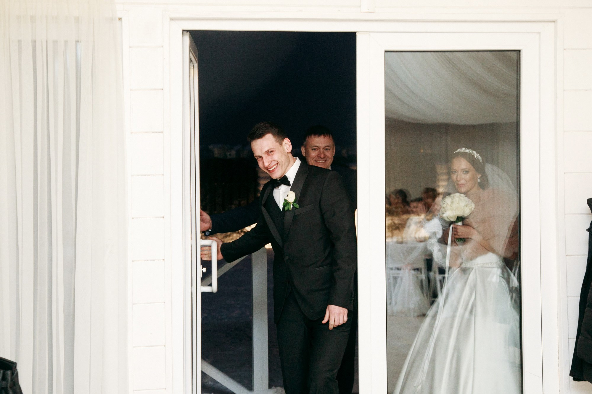 Свадьба с огоньком. Фотограф крещение венчание в Петербурге! Помогает подобрать храм и посоветовал душевного батюшку в СПб