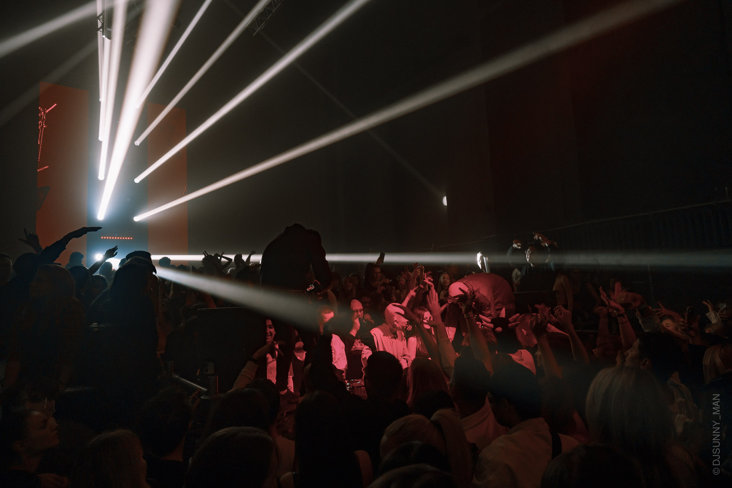 Metro Gorkovskaya ЦЕХ. Sunnyman