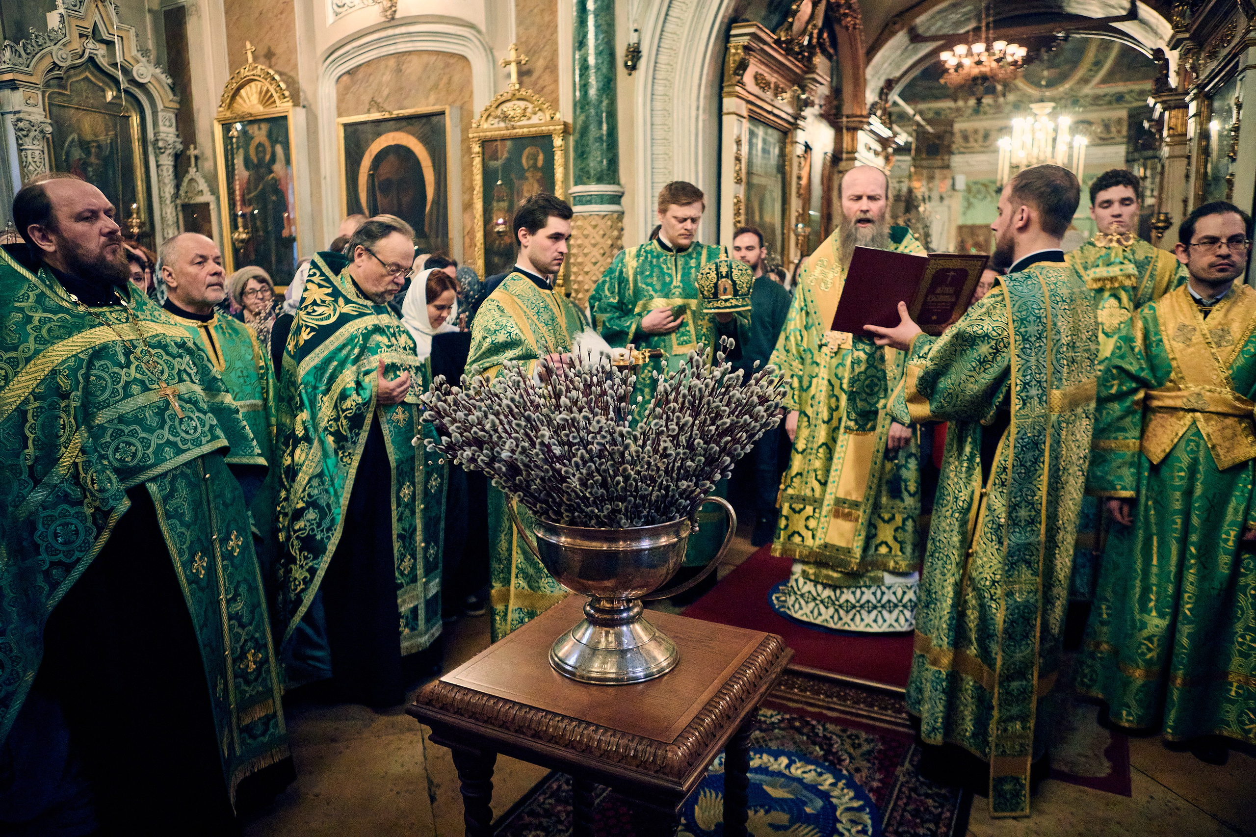 ВСЕНОЩНАЯ НА ВЕРБНОЕ ВОСКРЕСЕНИЕ. DMITRY MOISEENKO — фотограф, художник, топ-стилист