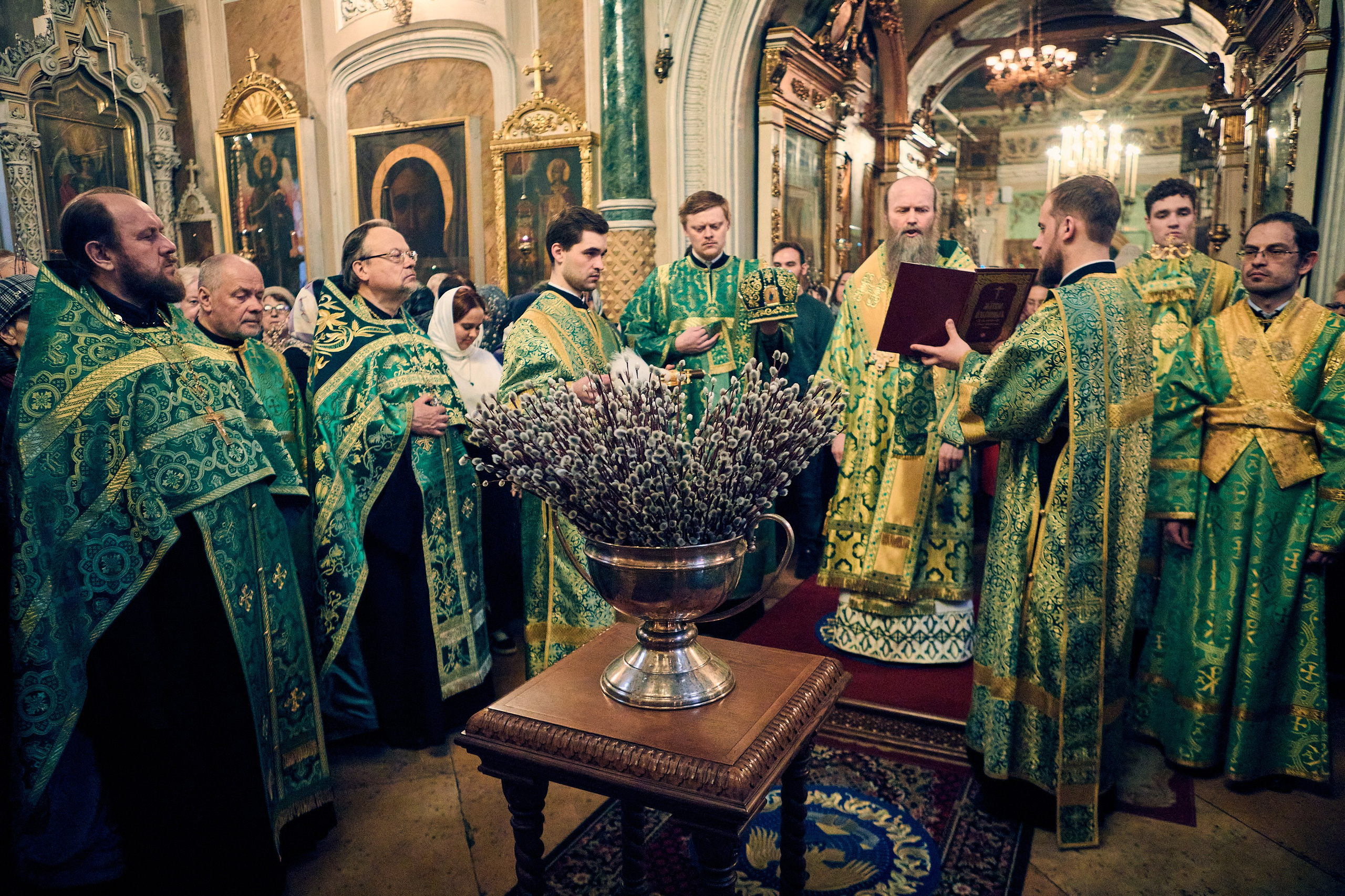 ВСЕНОЩНАЯ НА ВЕРБНОЕ ВОСКРЕСЕНИЕ. DMITRY MOISEENKO — фотограф, художник, топ-стилист
