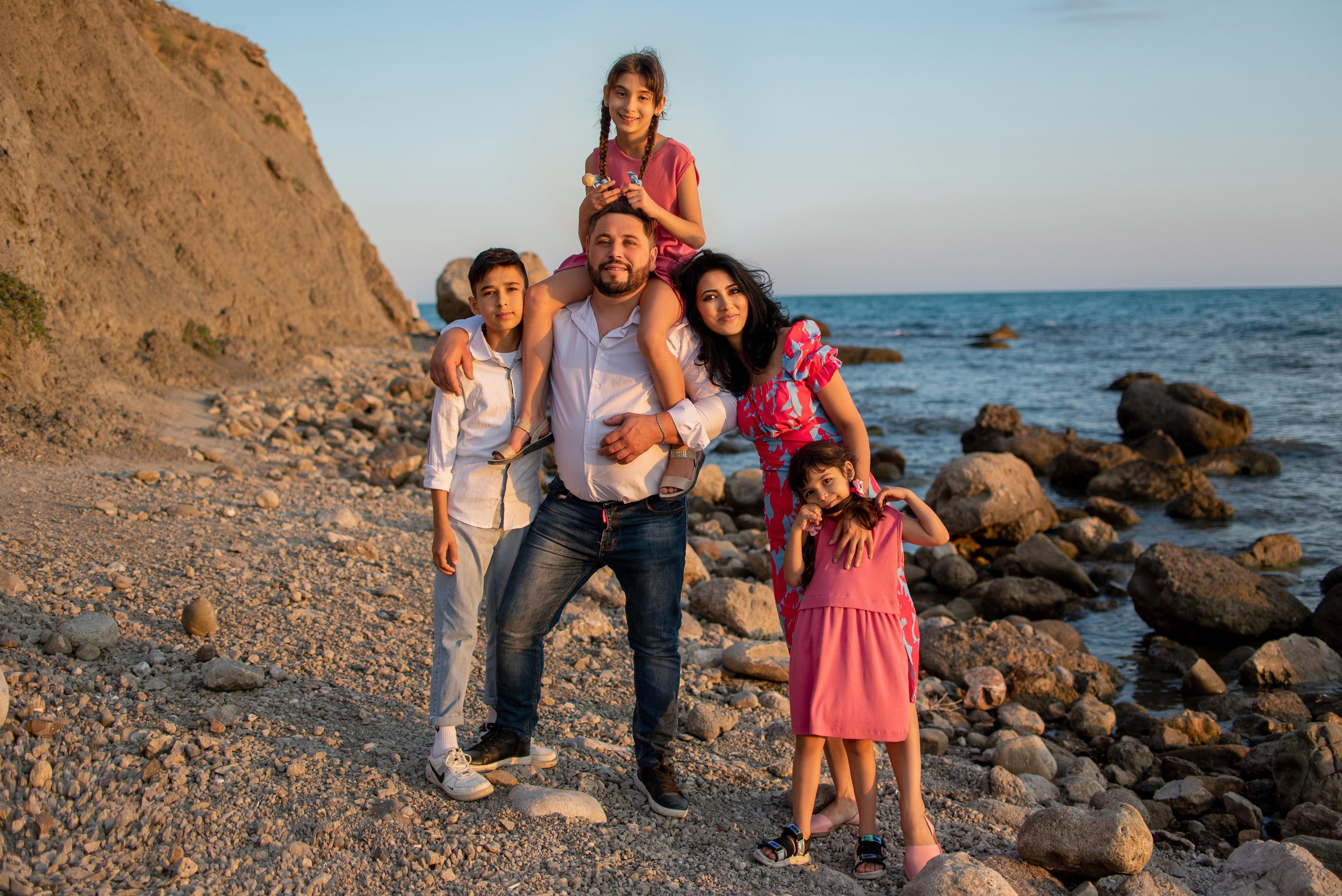 Прекрасная семья. Семейный и свадебный фотограф в Феодосии и Коктебеле