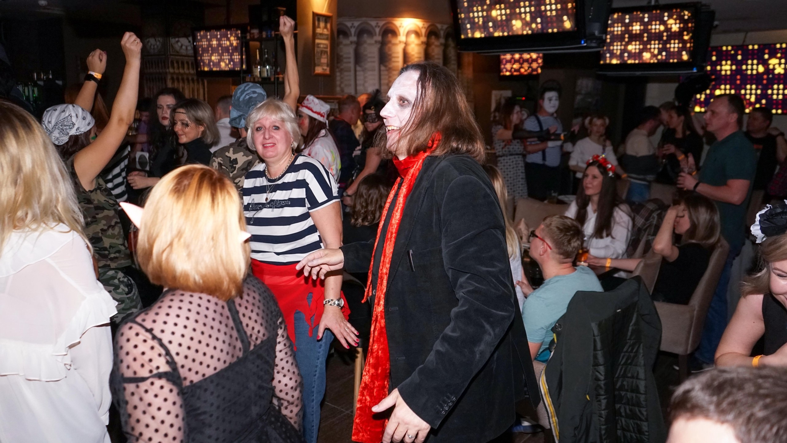 Фандец. Хеллоуиновская клубная вечеринка | 13.11.21. Галерея Фантим