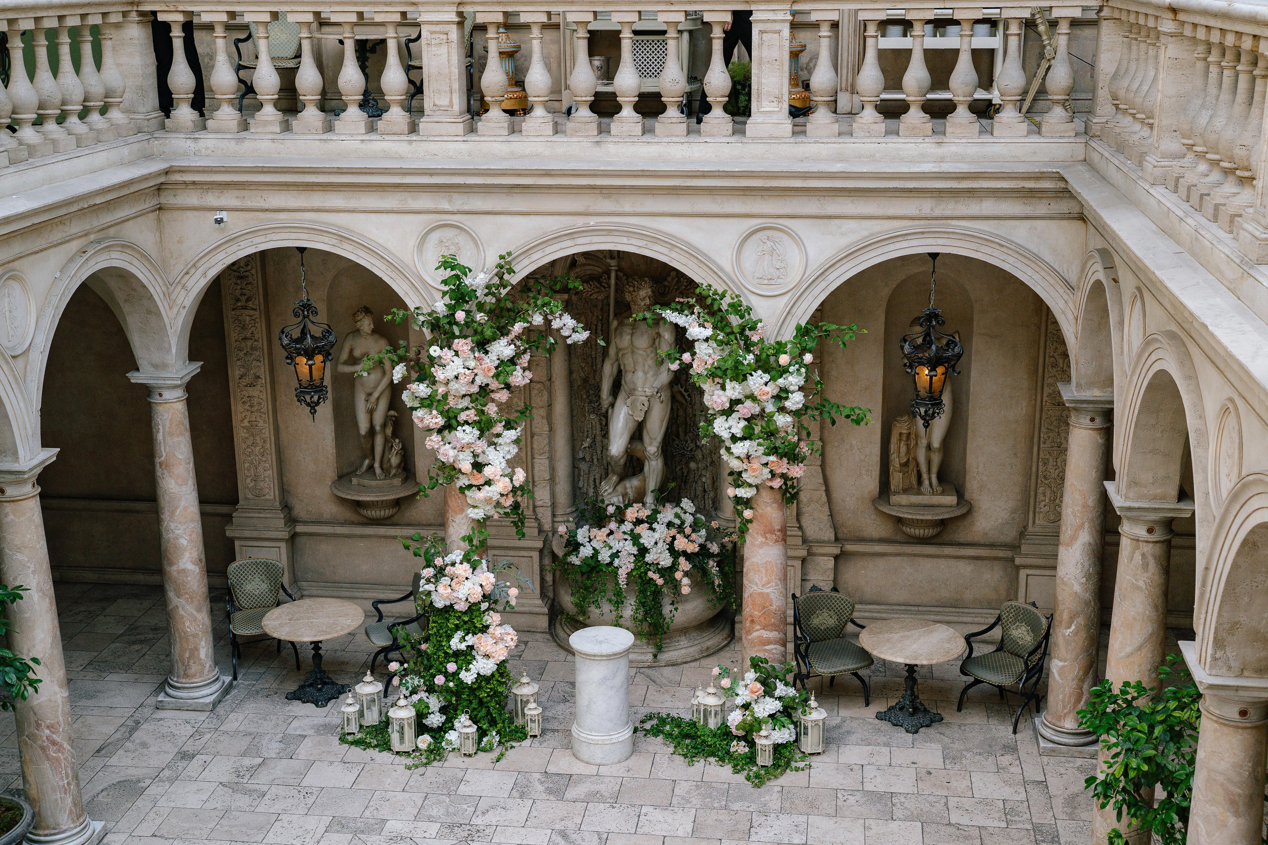 Выездная регистрация в ресторане Турандот во Флорентийском дворике