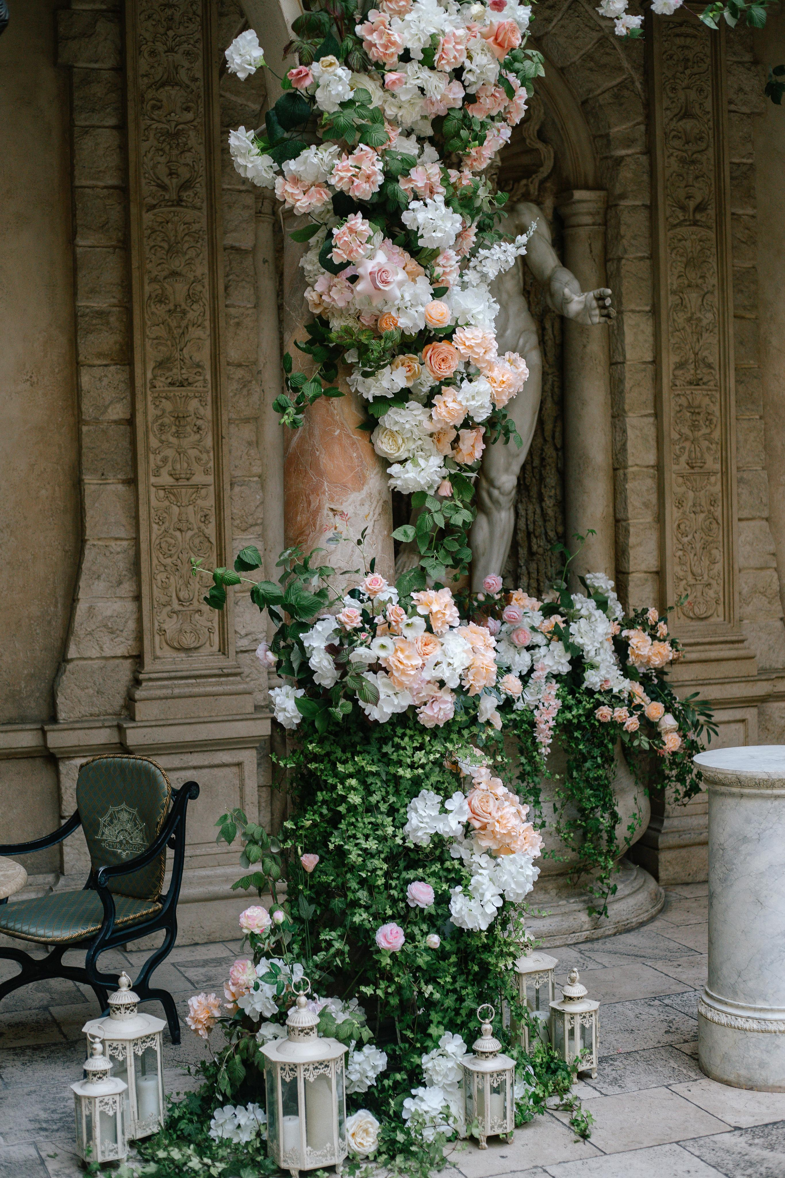 Выездная регистрация в ресторане Турандот во Флорентийском дворике