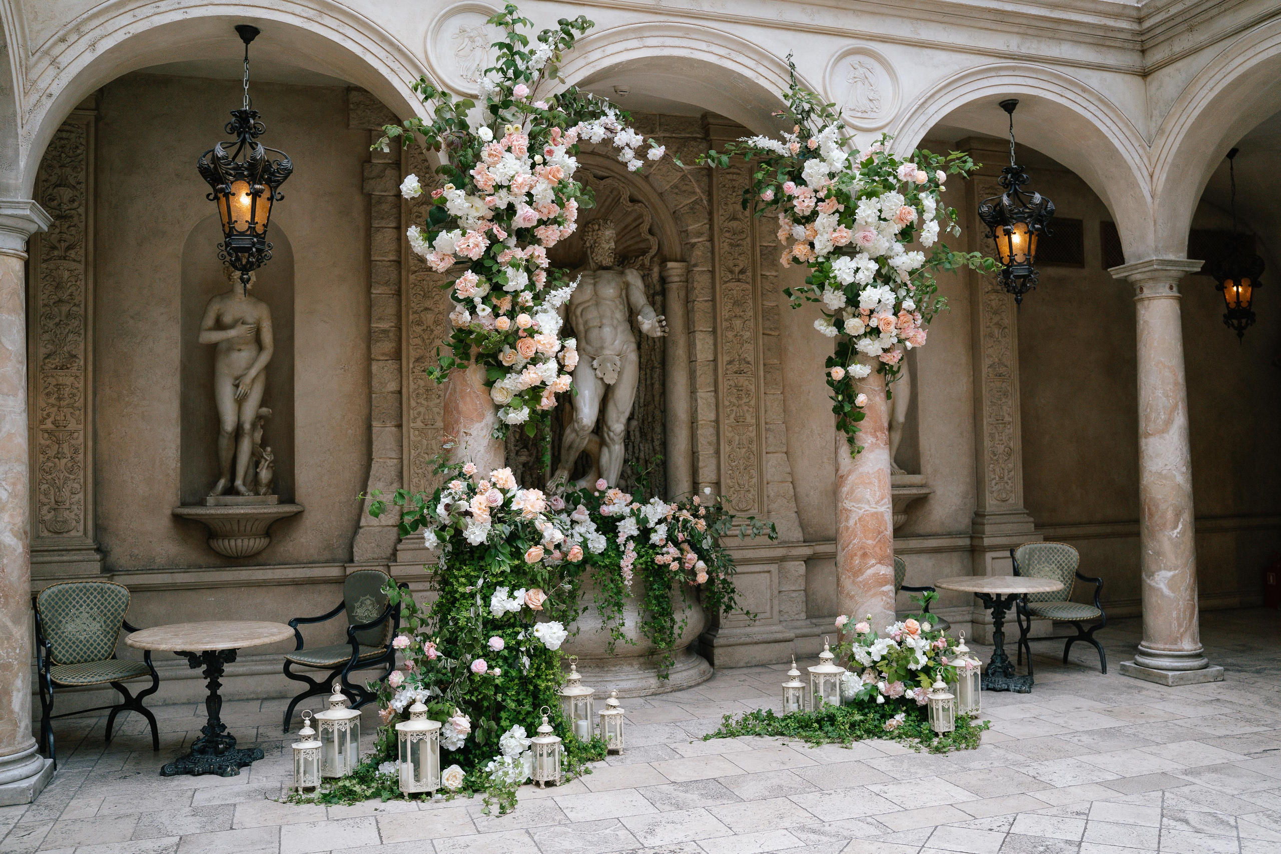 Выездная регистрация в ресторане Турандот во Флорентийском дворике