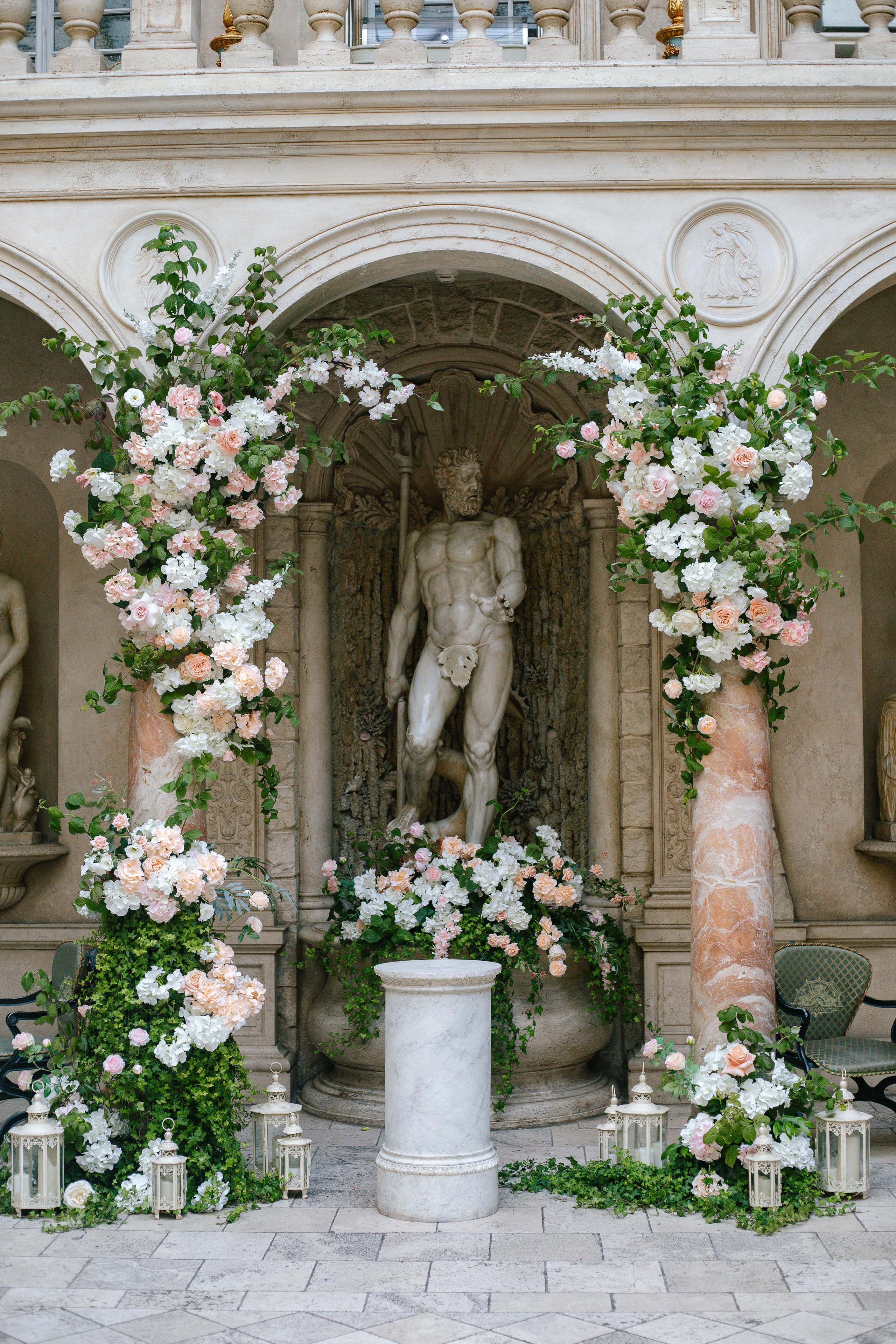 Выездная регистрация в ресторане Турандот во Флорентийском дворике