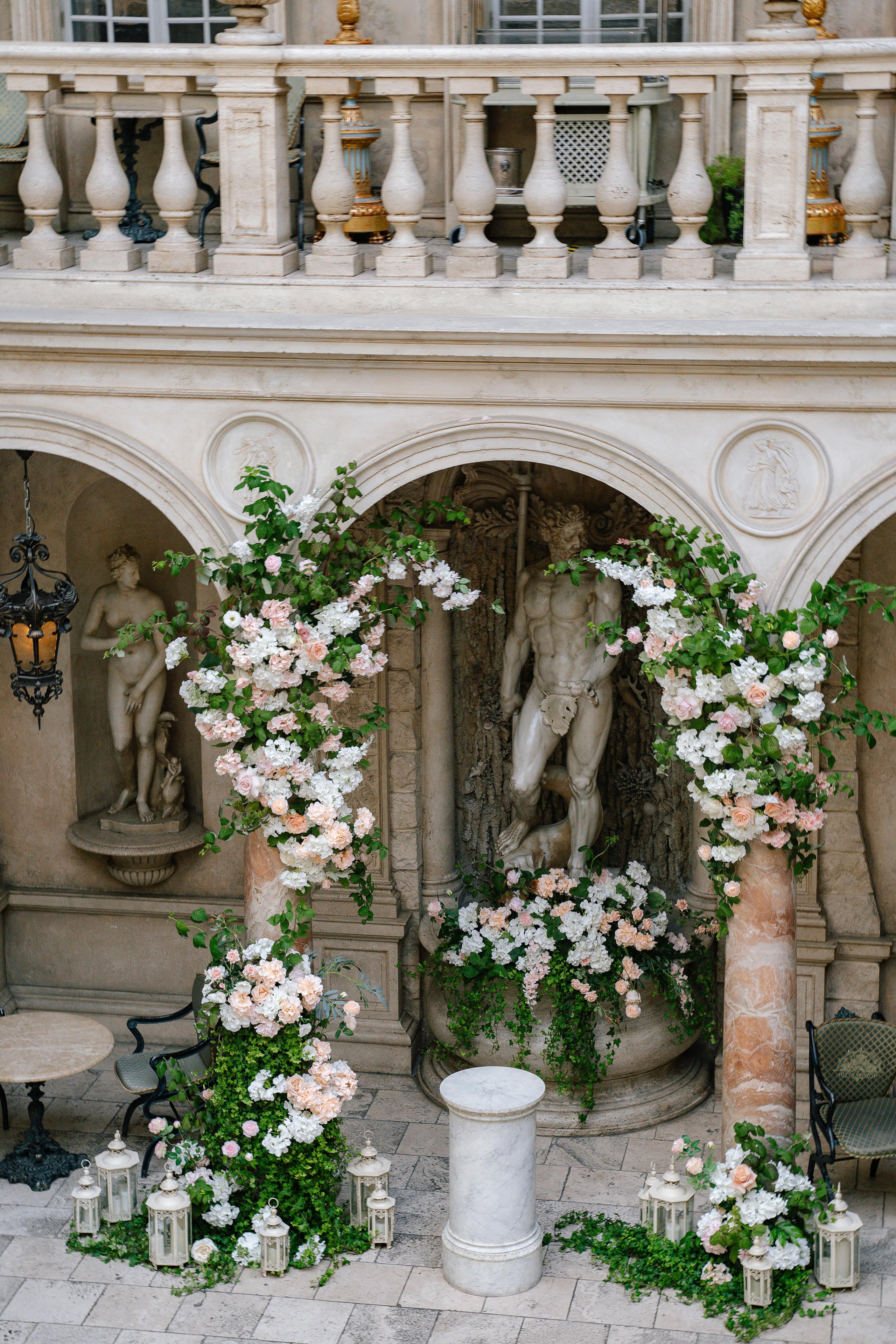 Выездная регистрация в ресторане Турандот во Флорентийском дворике