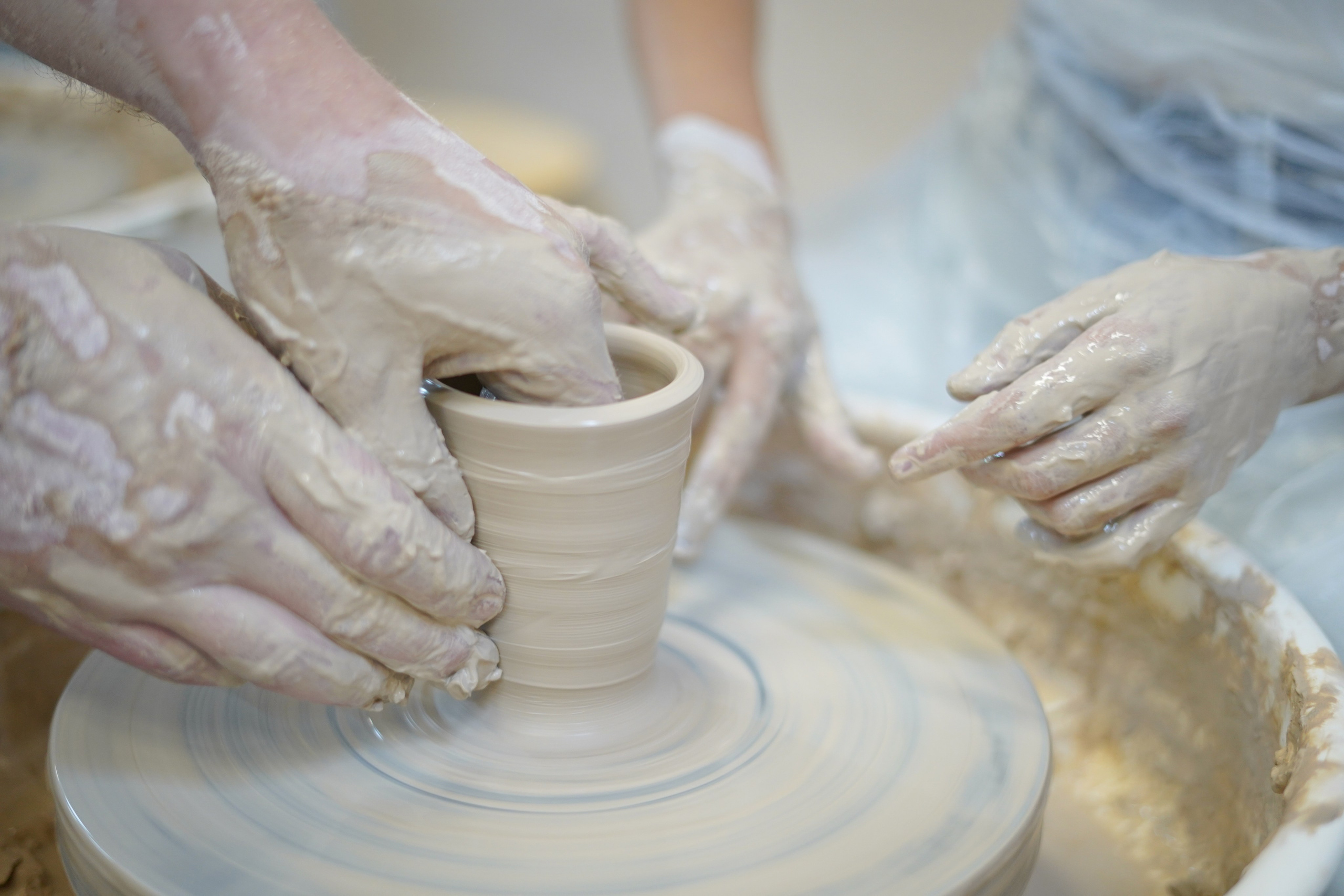 Сьемка в гончарной мастерской. Главная