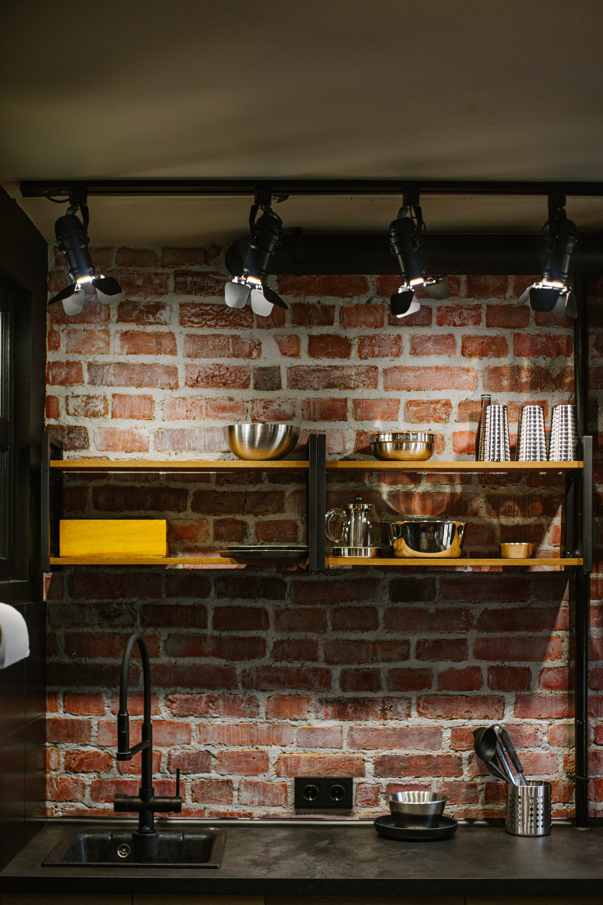 Кошкин дом. Фотограф Оля Батист