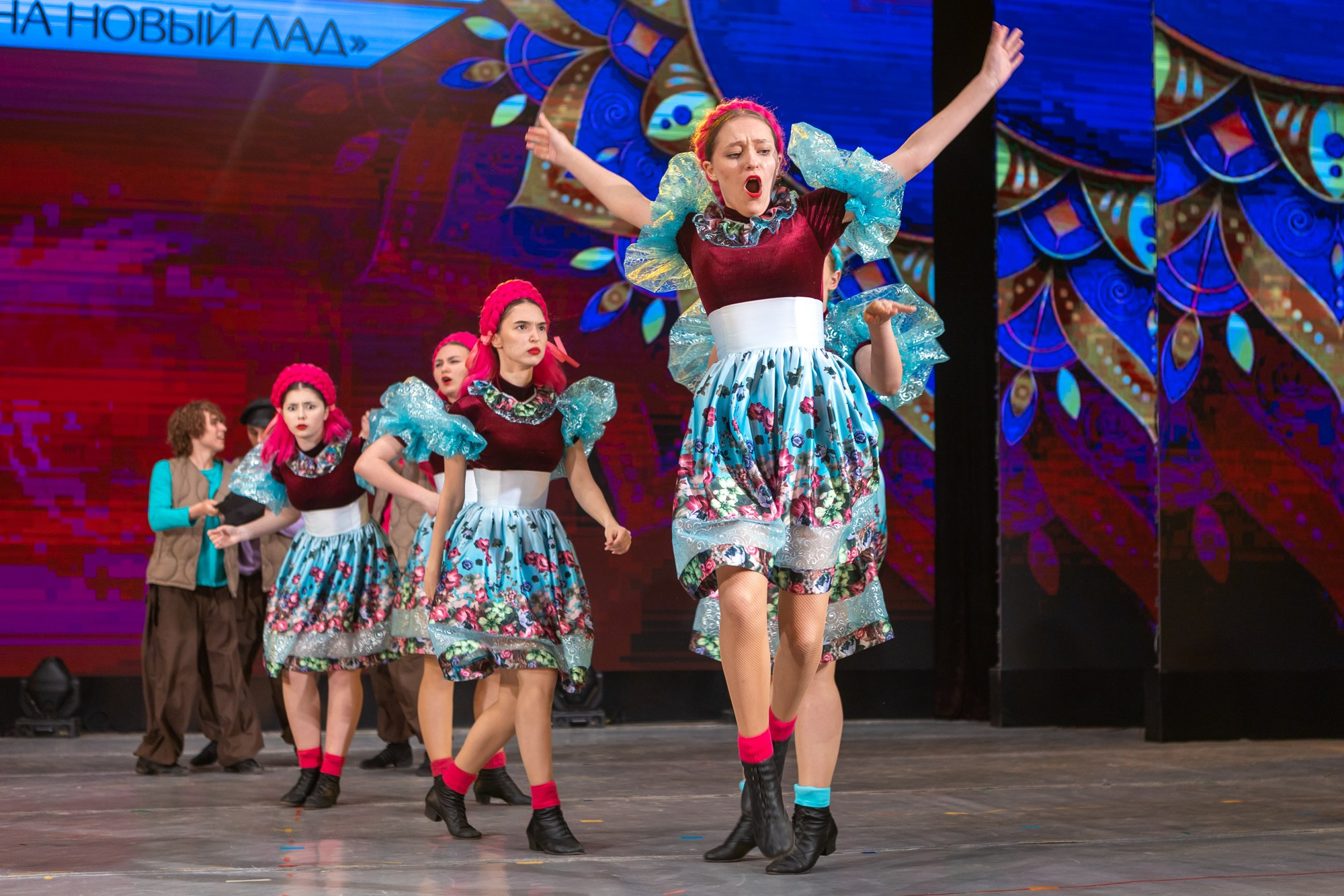 Отчетный концерт Заслуженного коллектива РФ «Жемчужинка» в Оренбурге, ДК «Россия», 2025 г. Фотограф в Оренбурге. Профессиональный фотограф