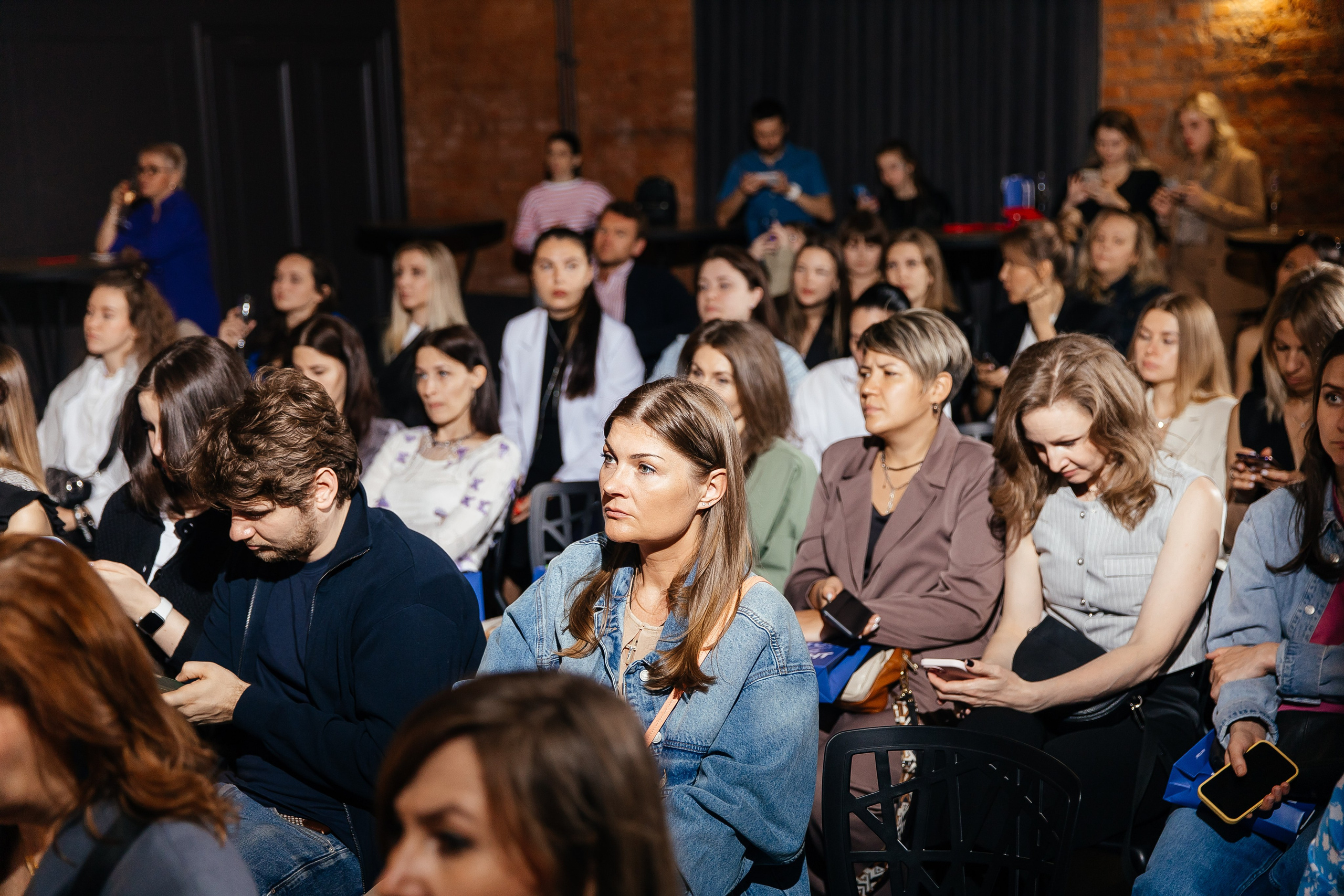 Презентация новинок систем света Maytoni в One way loft. Фотограф в Красноярске Надежда Воскресенская