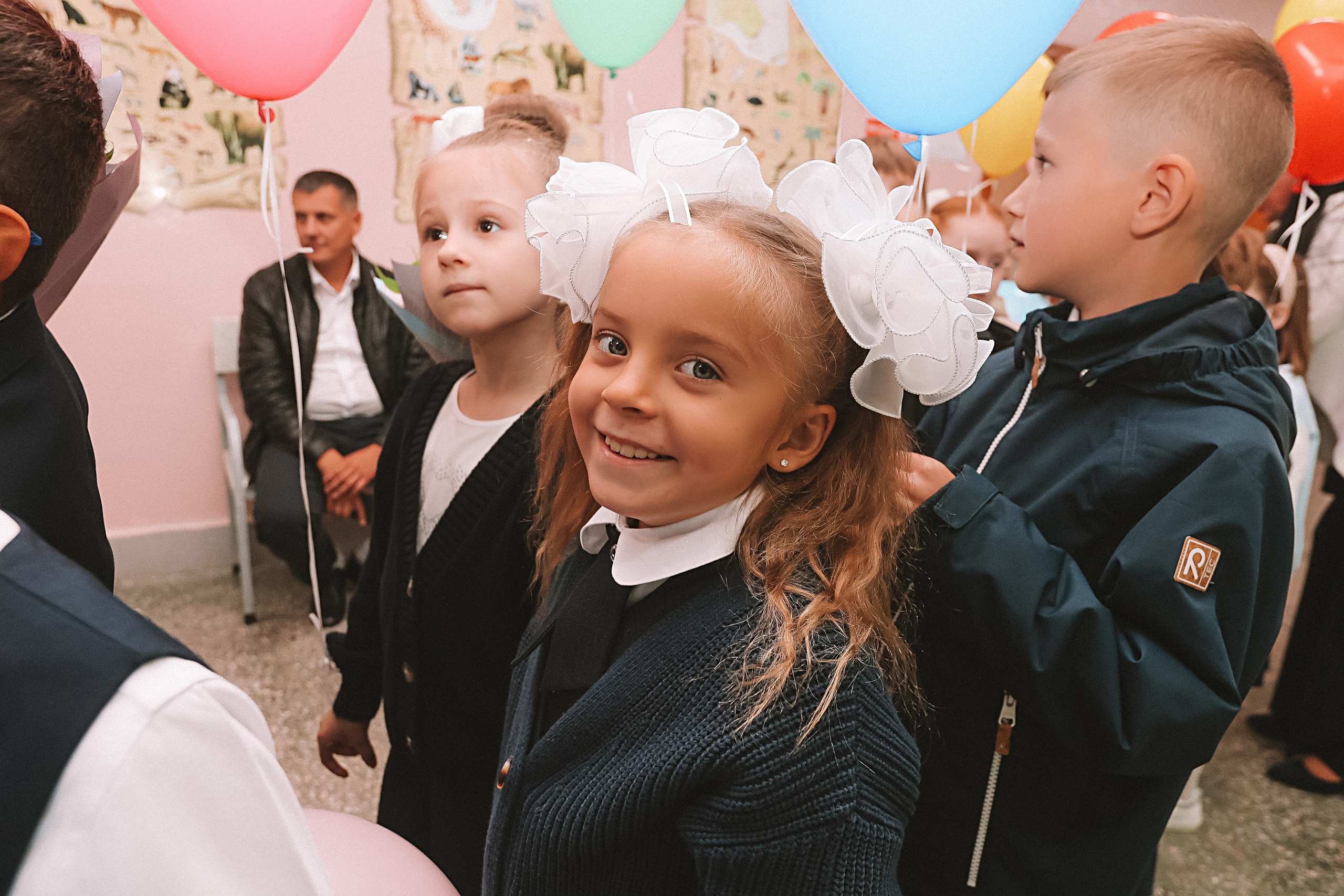 1 сентября линейка+кл час+портреты. Семейный фотограф Тюмень, фотограф на роды Салмина Мария