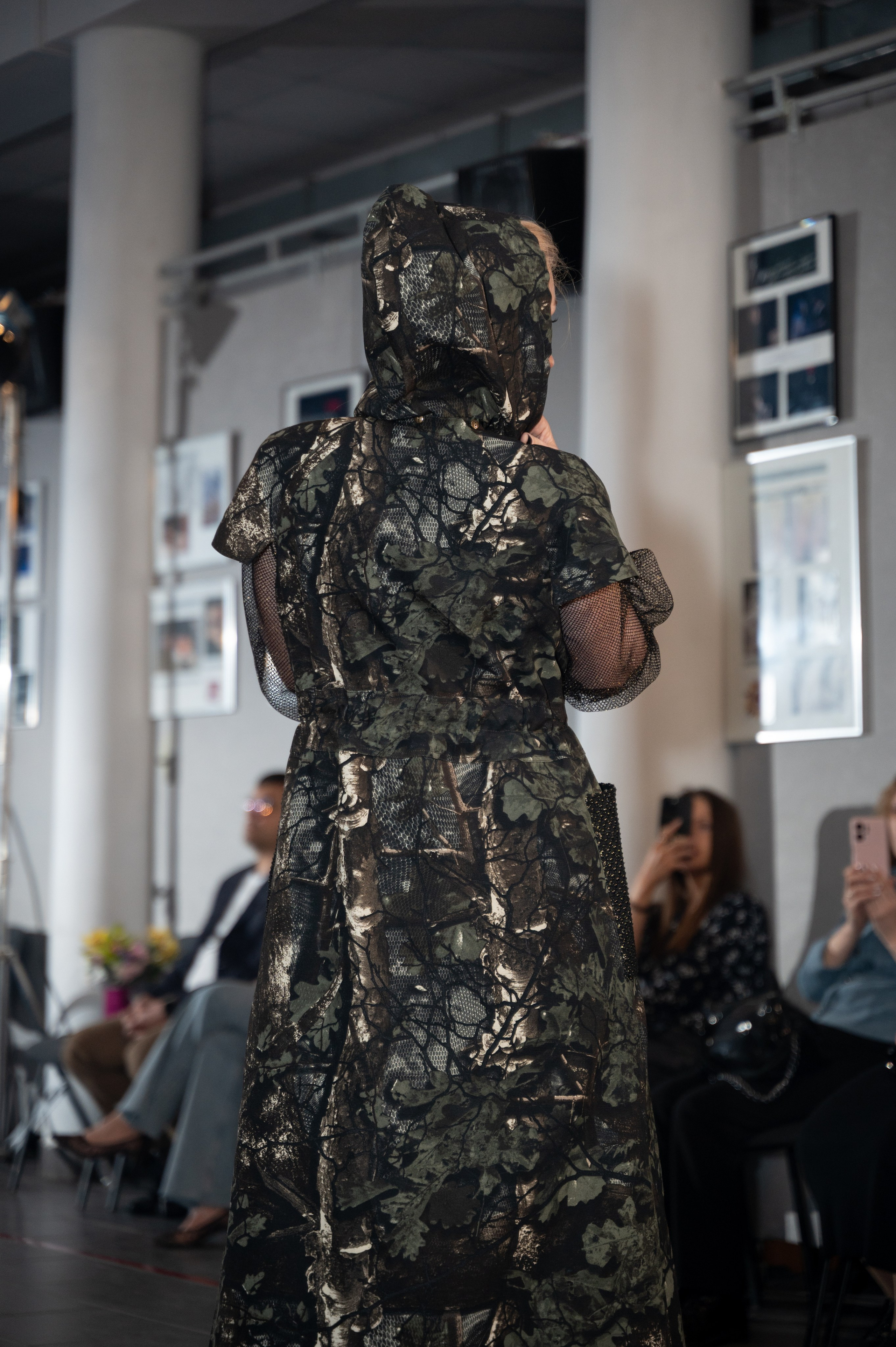 Закрытый показ милитари «Своя трансформация» дизайнера Юлии Бойченко | 24.04.2025. Фотограф в Омске Елизавета Кириллова