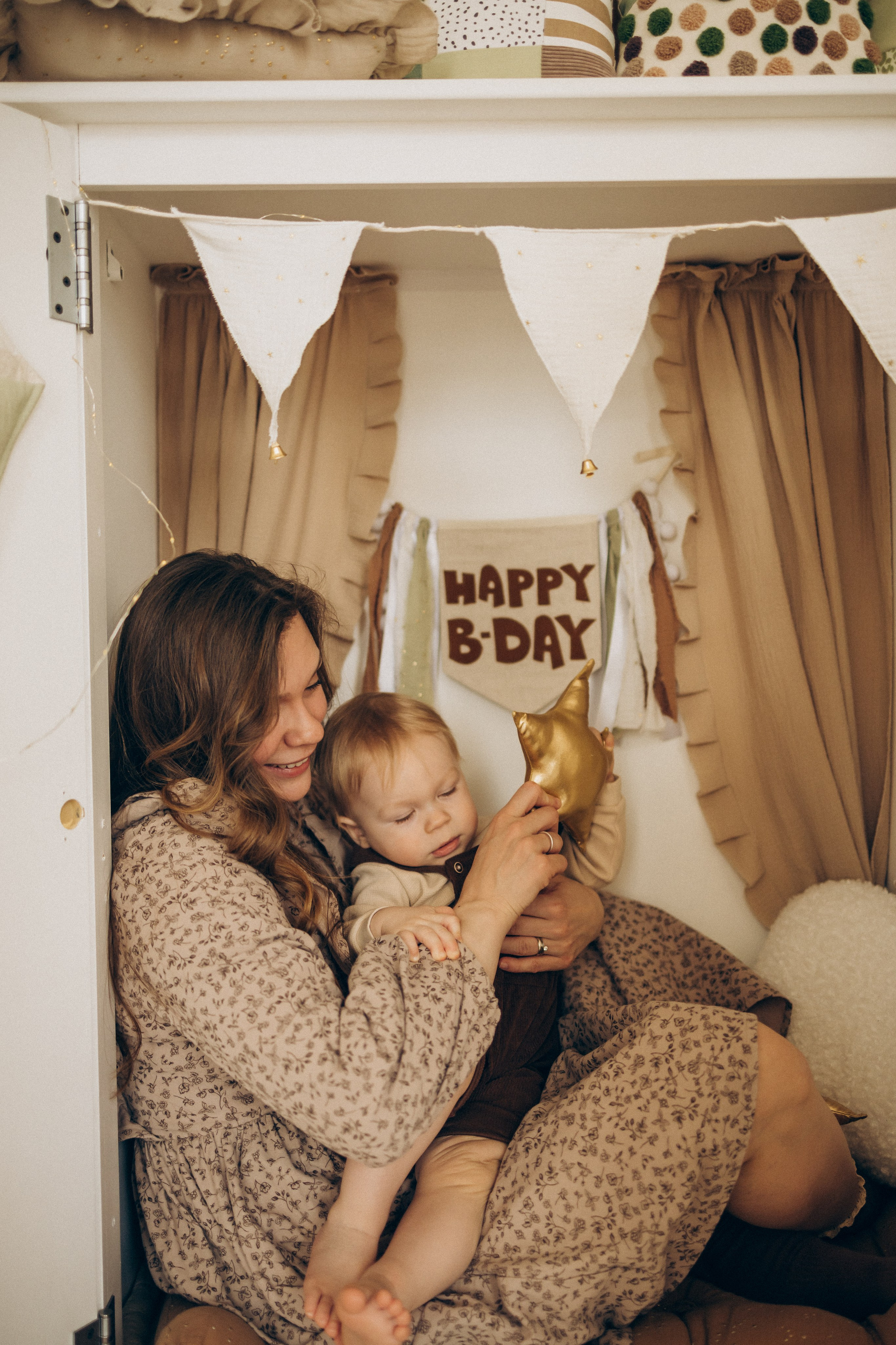 Семейная фотосессия Москва, семейный фотограф в Москве, семейная фотосессия, детский фотограф, семейная фотосессия в студии, студийная семейная фотосессия, фотосессия с малышом, фотосессия годовасия, фотосессия в годик