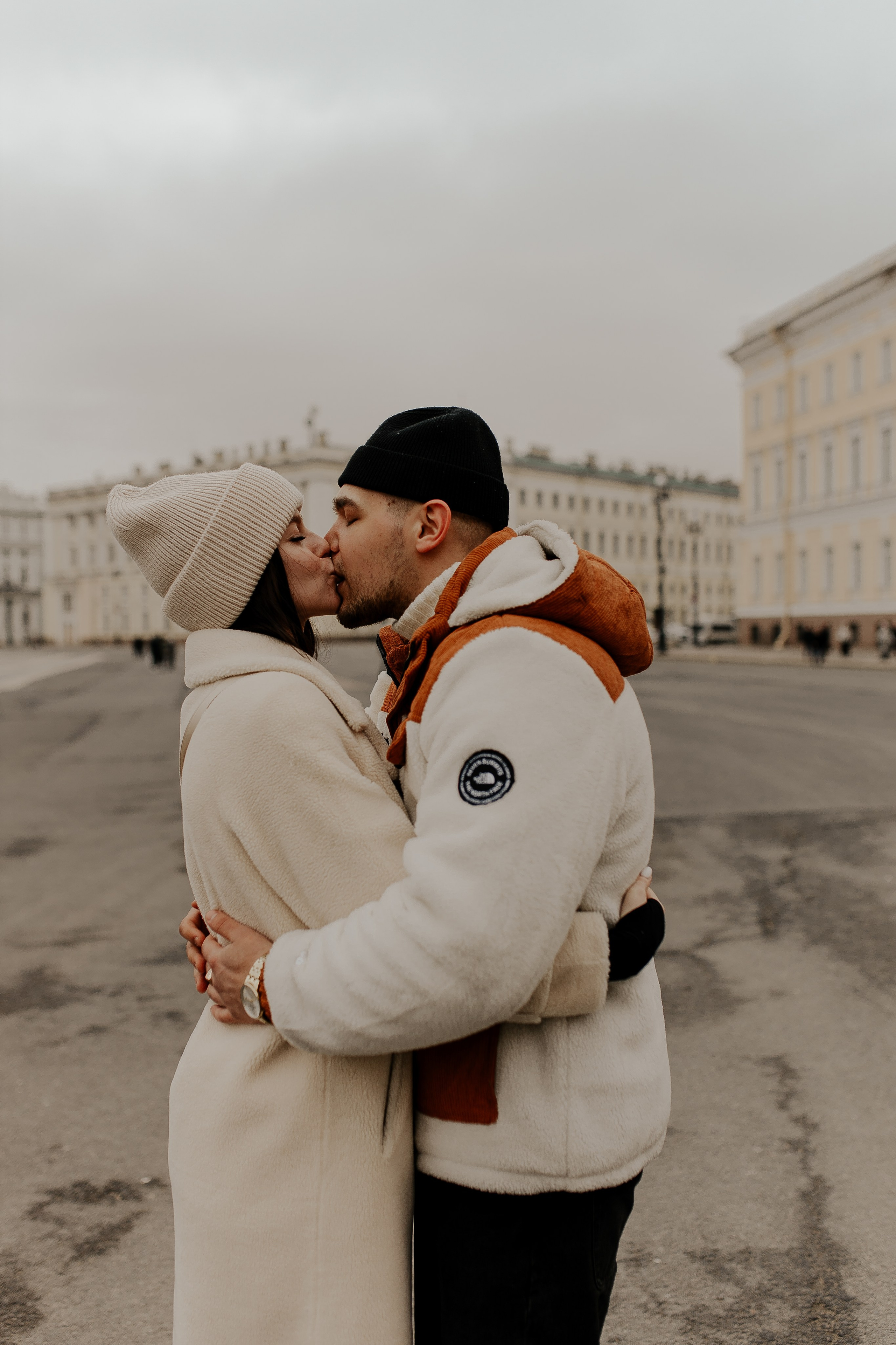 Lovestory на дворцовой площади. Фотограф в Санкт-Петербурге Лиза Семченкова