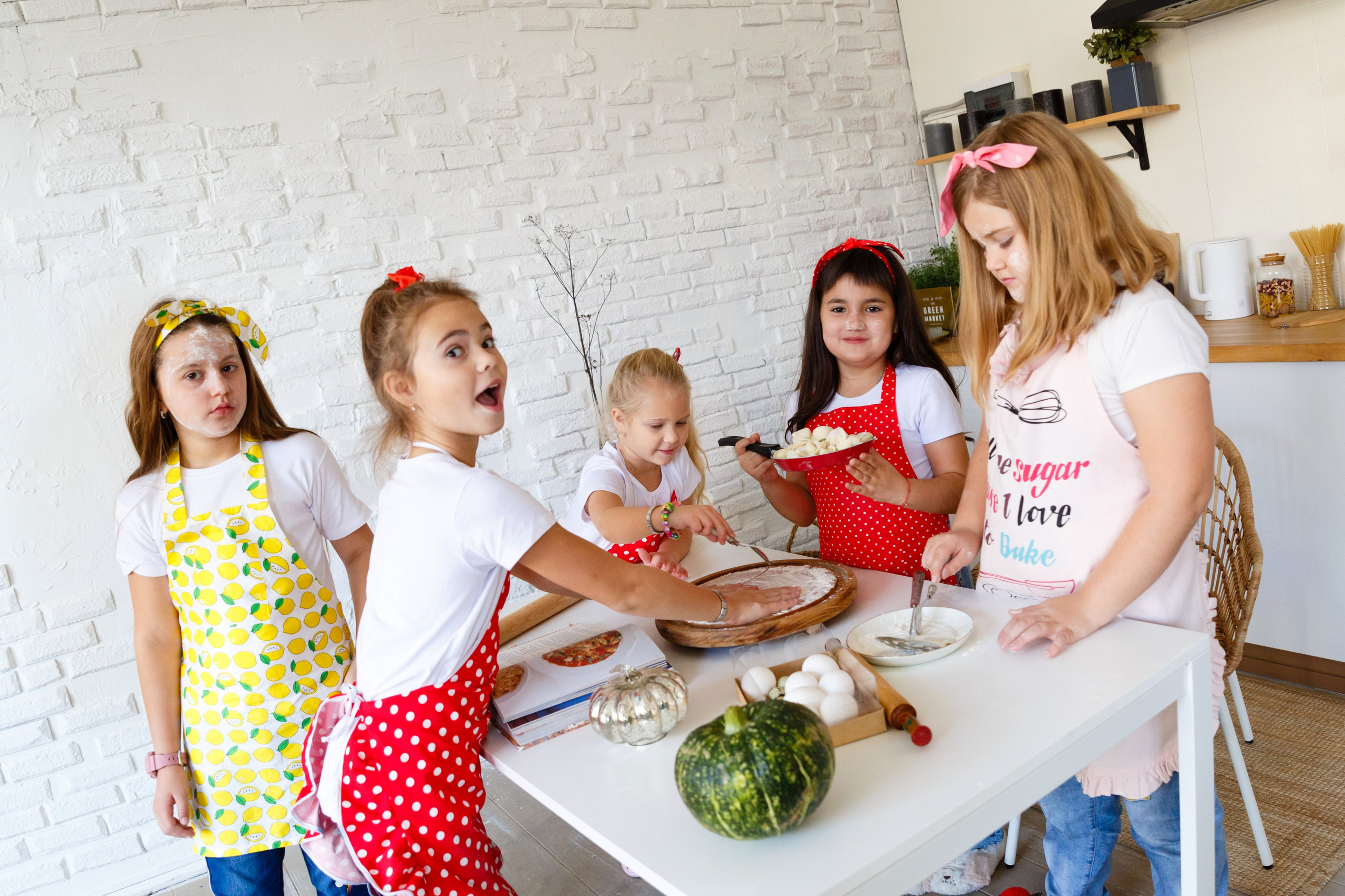 ВЕСЕЛЫЕ ПОВАРЯТА. Выпускные альбомы Красноярск