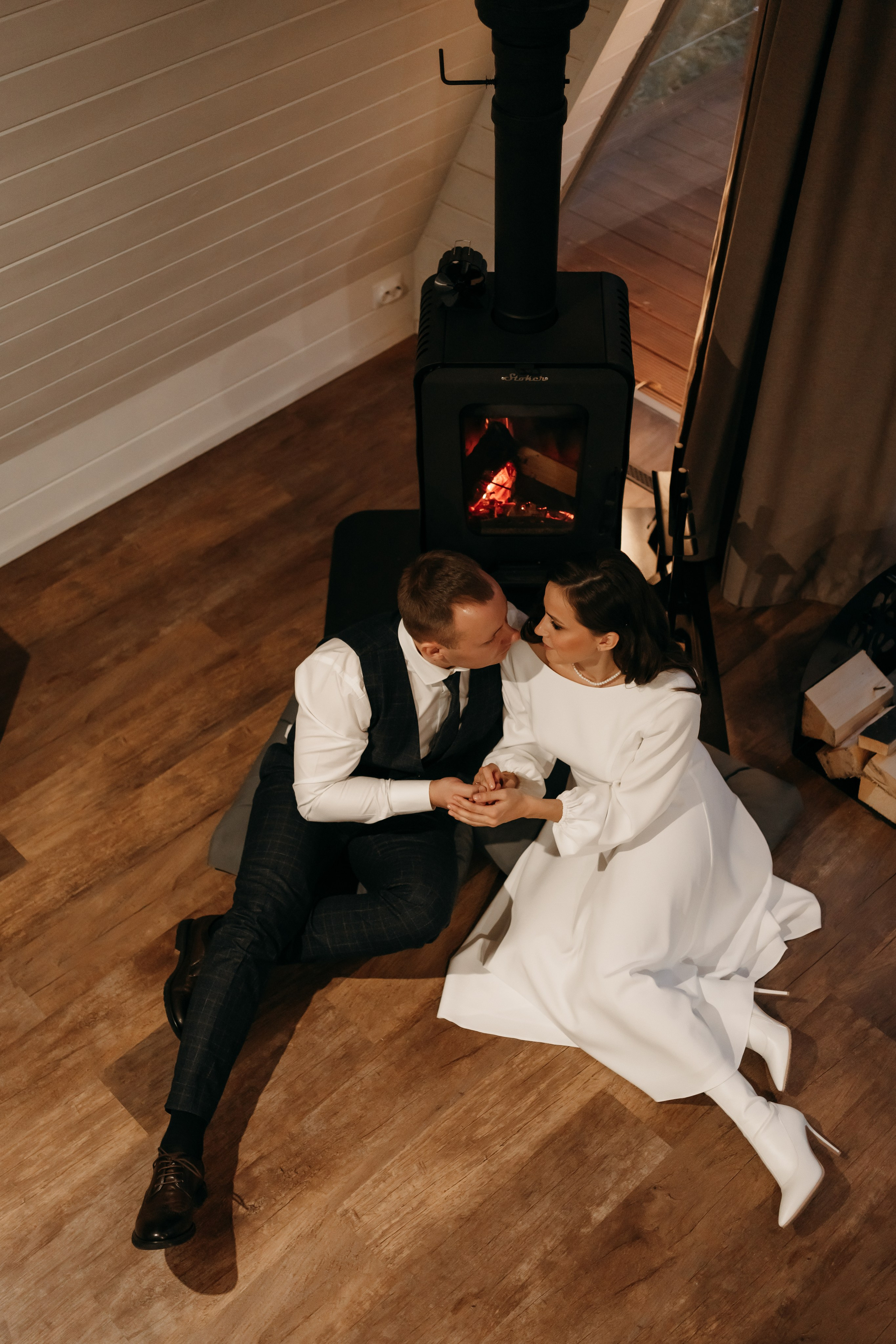 Выездная свадебная фотосессия в коттедже в Архангельске. Портретный и свадебный фотограф в Архангельске Елизавета Стрекаловская