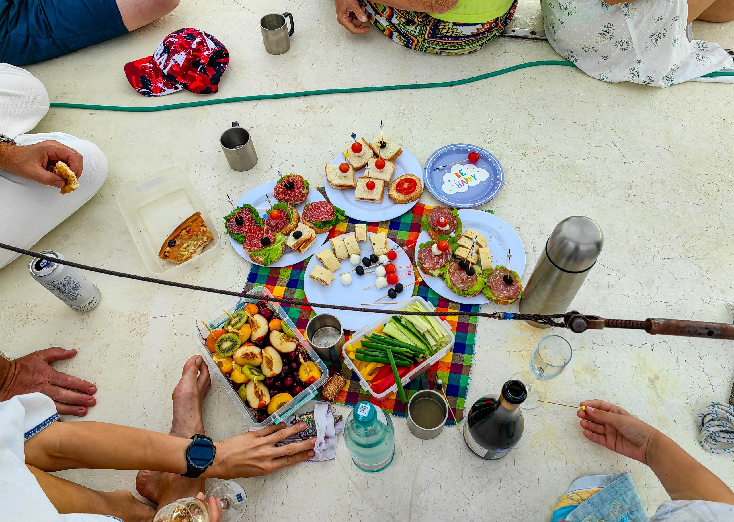 аренда яхты Красноярское море цена забронировать путешествие Царские ворота Бирюса залив шумиха стоимость заказать прогулка парусная яхта катамаран Красноярское водохранилище фотосессия фотограф Красноярск Дивногорск Красноярская ГЭС отдых купание экскурсия достопримечательность туристический тур маршрут Енисей Сибирь Козыревский зуб база отдыха адмирал