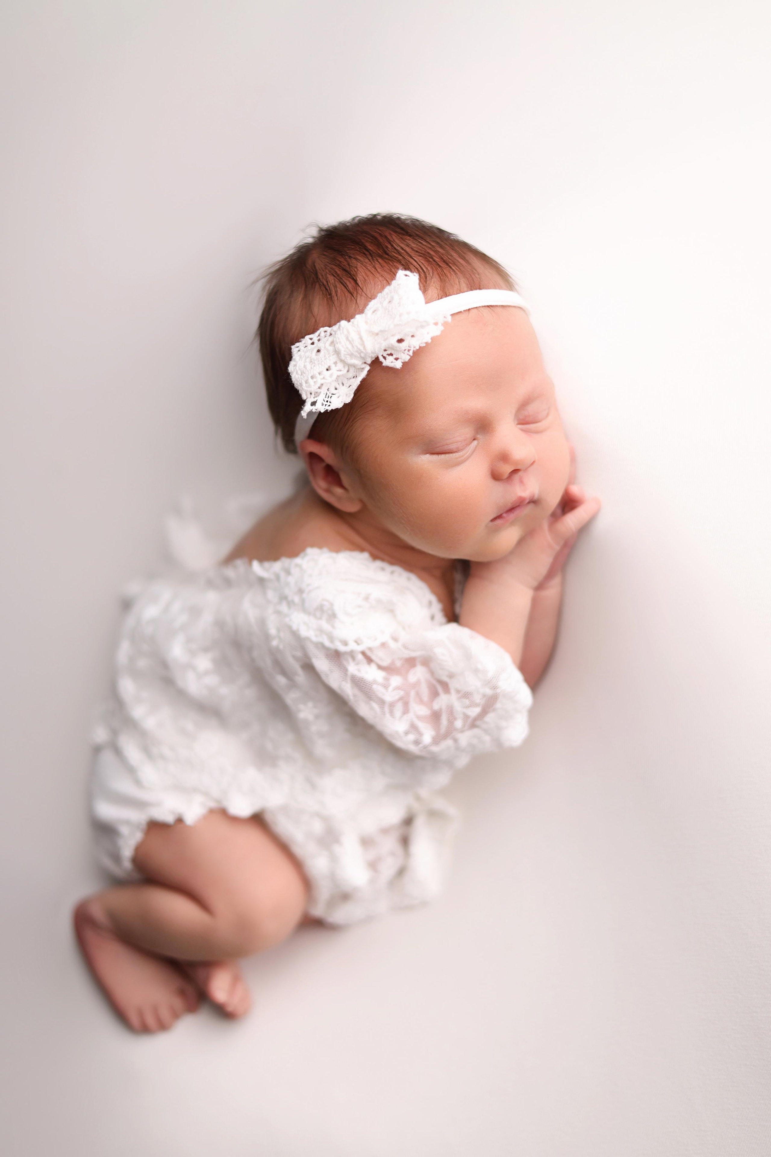 Ньюборн съемка Киры. Фотограф новорожденных Москва. Ньюборн фотограф Москва