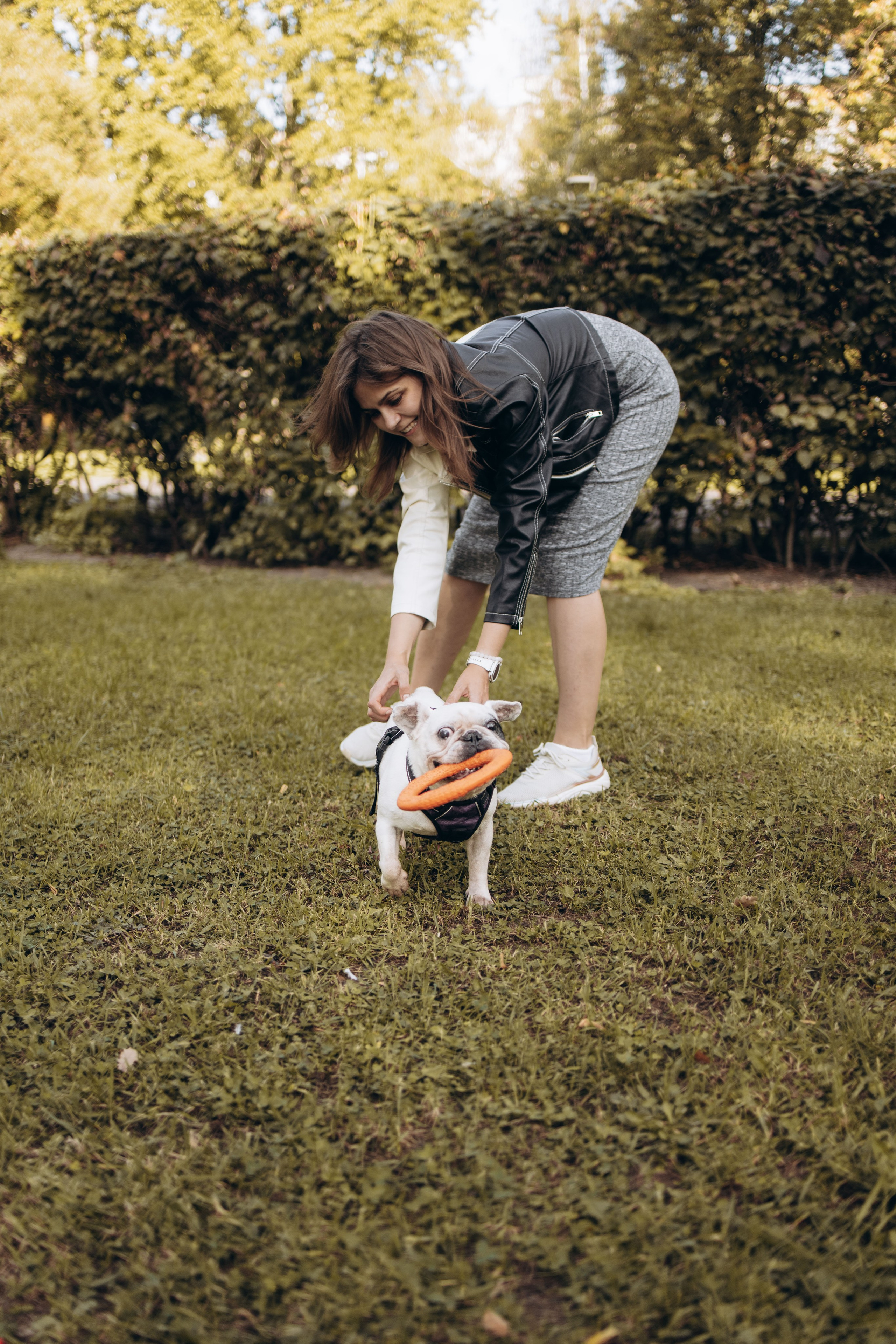 Оля и бульдоги