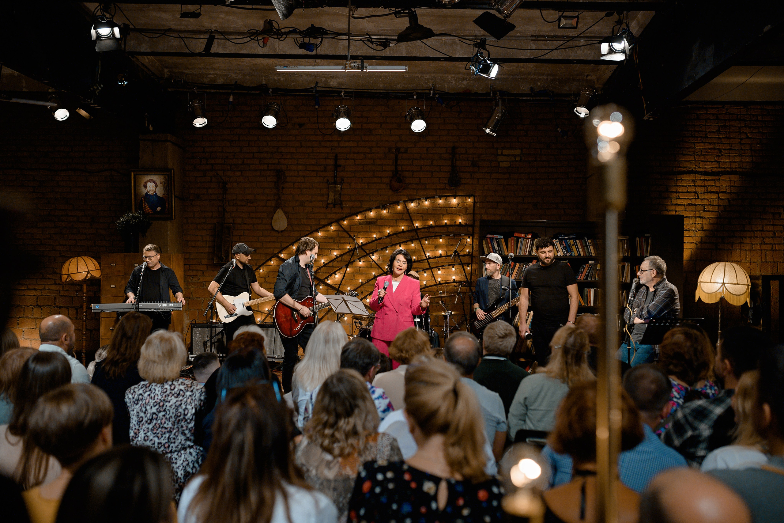КВАРТИРНИК У МАРГУЛИСА. РЕПОРТАЖНЫЙ И БИЗНЕС ФОТОГРАФ В МОСКВЕ, ЕГОР НИКОЛАЕВ