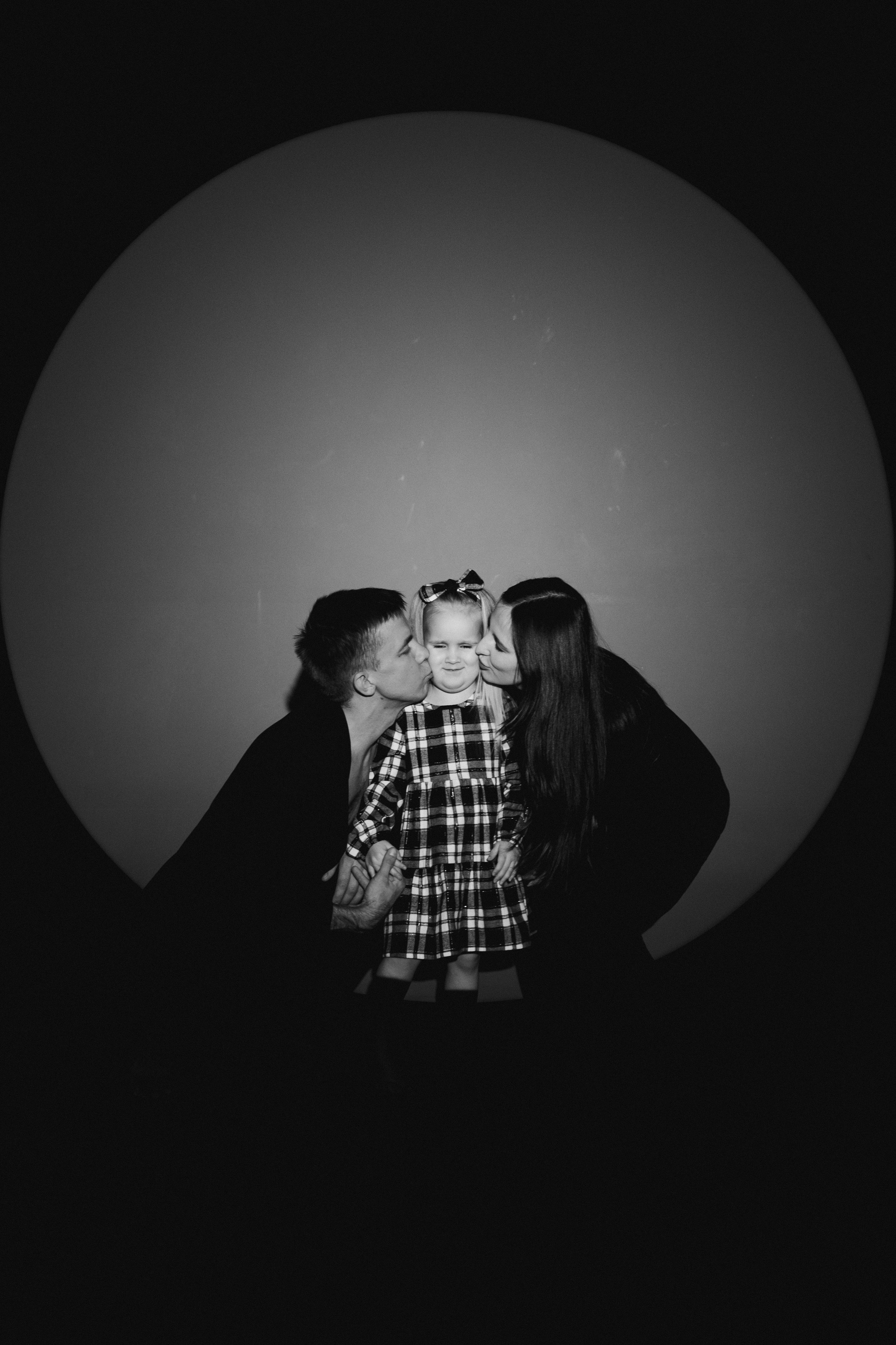 Максим, Оля и Настя. Главная