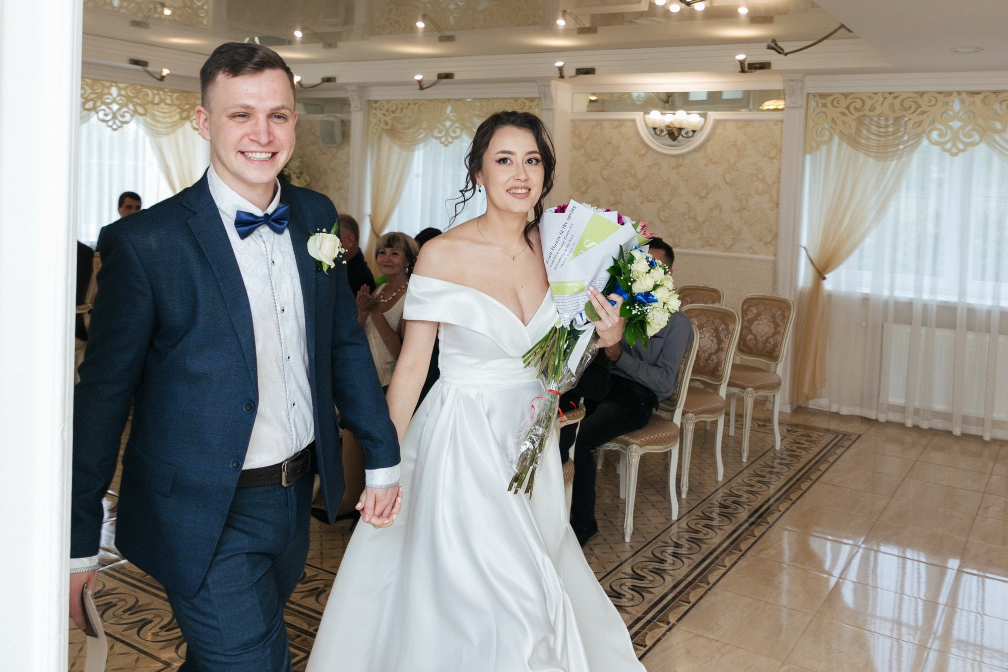 свадебная съемка в петергофе, найти фотографа на свадьбу, свадебный фотограф, свадебное платье купить, свадебный салон, свадебные кольца