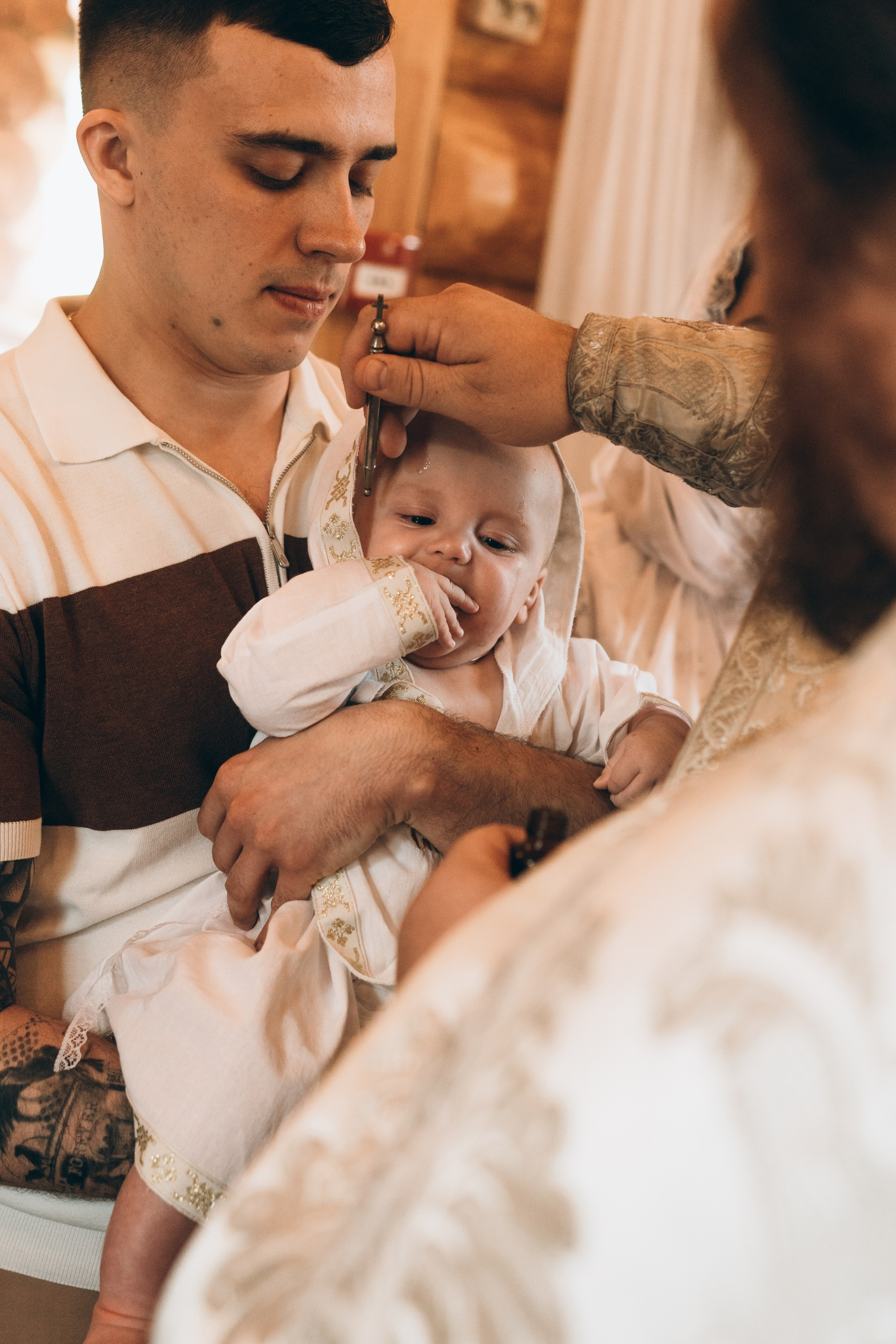 Таинство крещение в Москве. Семейный, ньюборн фотограф, фотограф на роды в Москве, Виктория Тюльдюкова