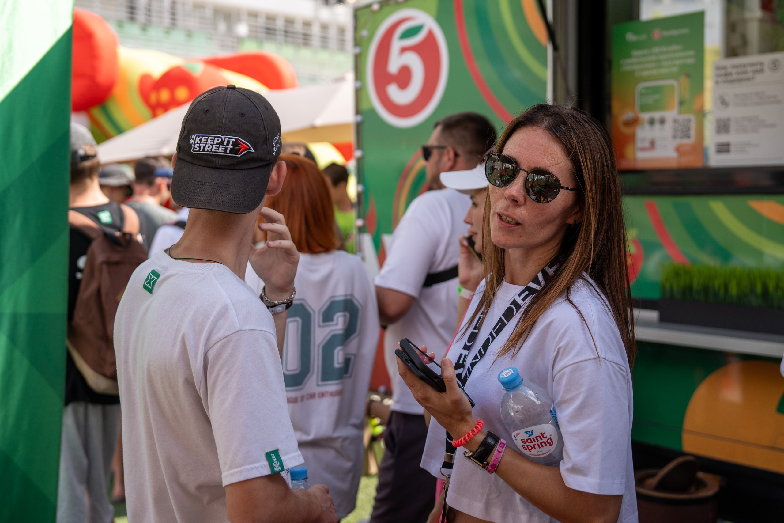 Фотоотчет партнеской интеграции для сети «Пятерочка» на фестивале «Grounded». Репортажный фотограф в Красной Поляне и Сочи Павлюченко Екатерина