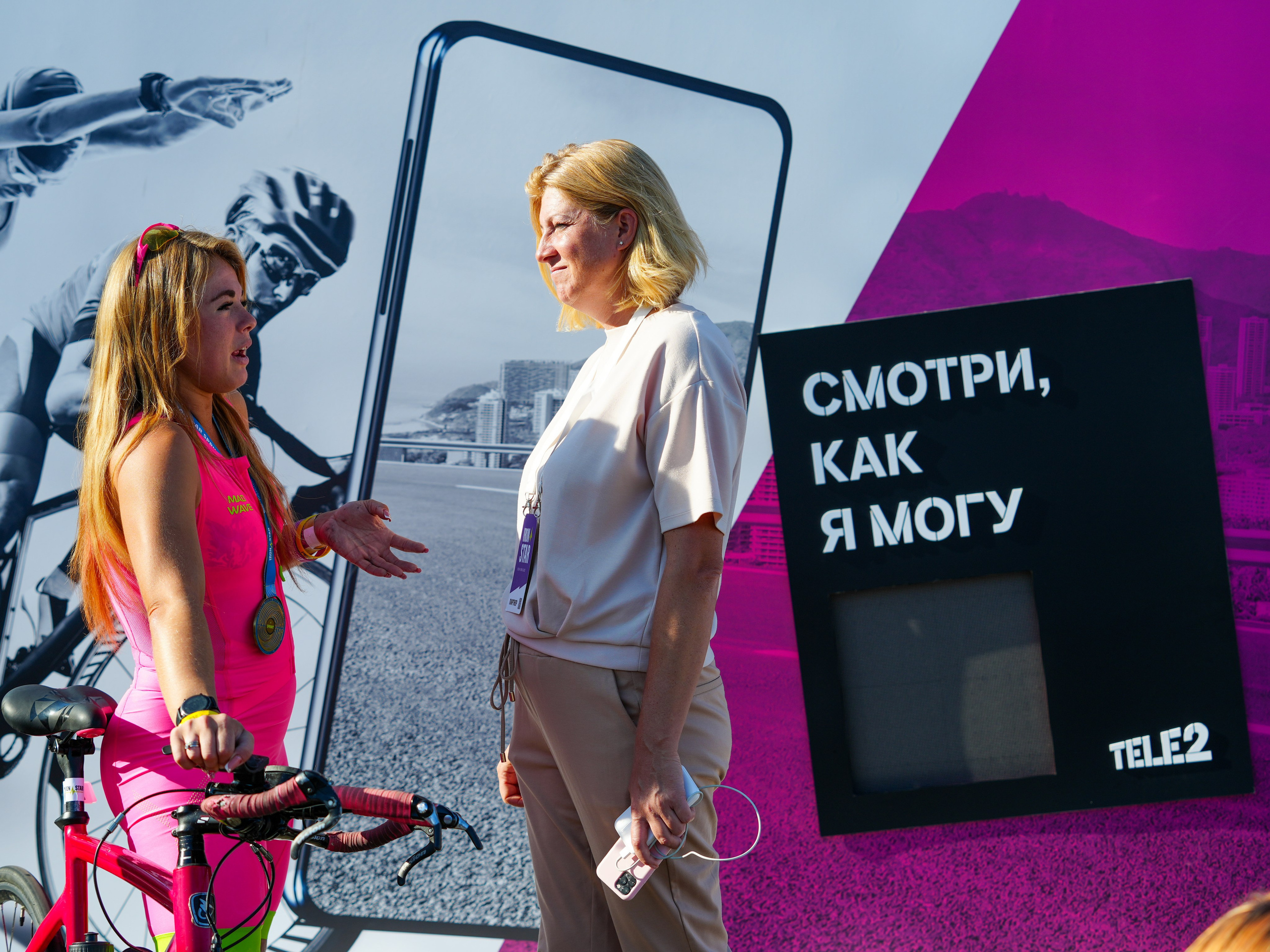 Фотоотчет партнерской интеграции для компании TELE2 на фестивале Ironstar. Репортажный фотограф в Красной Поляне и Сочи Павлюченко Екатерина