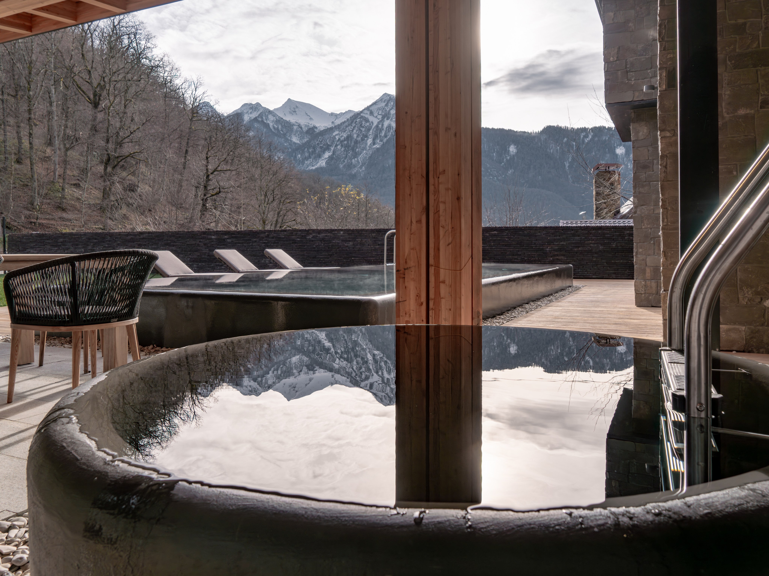 Загородный комплекс в стиле шале — экстерьер. Репортажный фотограф в Красной Поляне и Сочи Павлюченко Екатерина