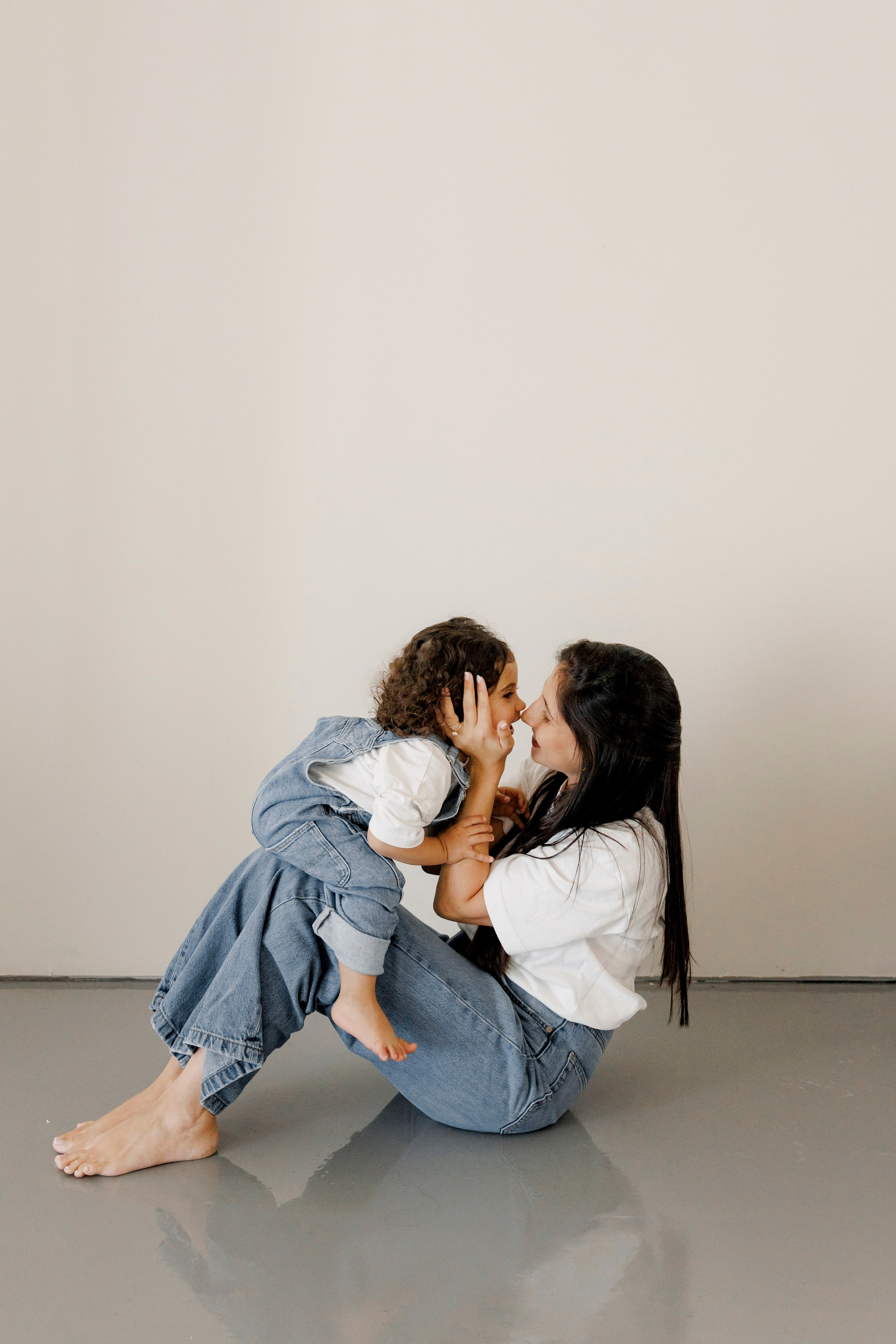 Family photoshoot inside the studio in Hadera. Wedding and family photographer