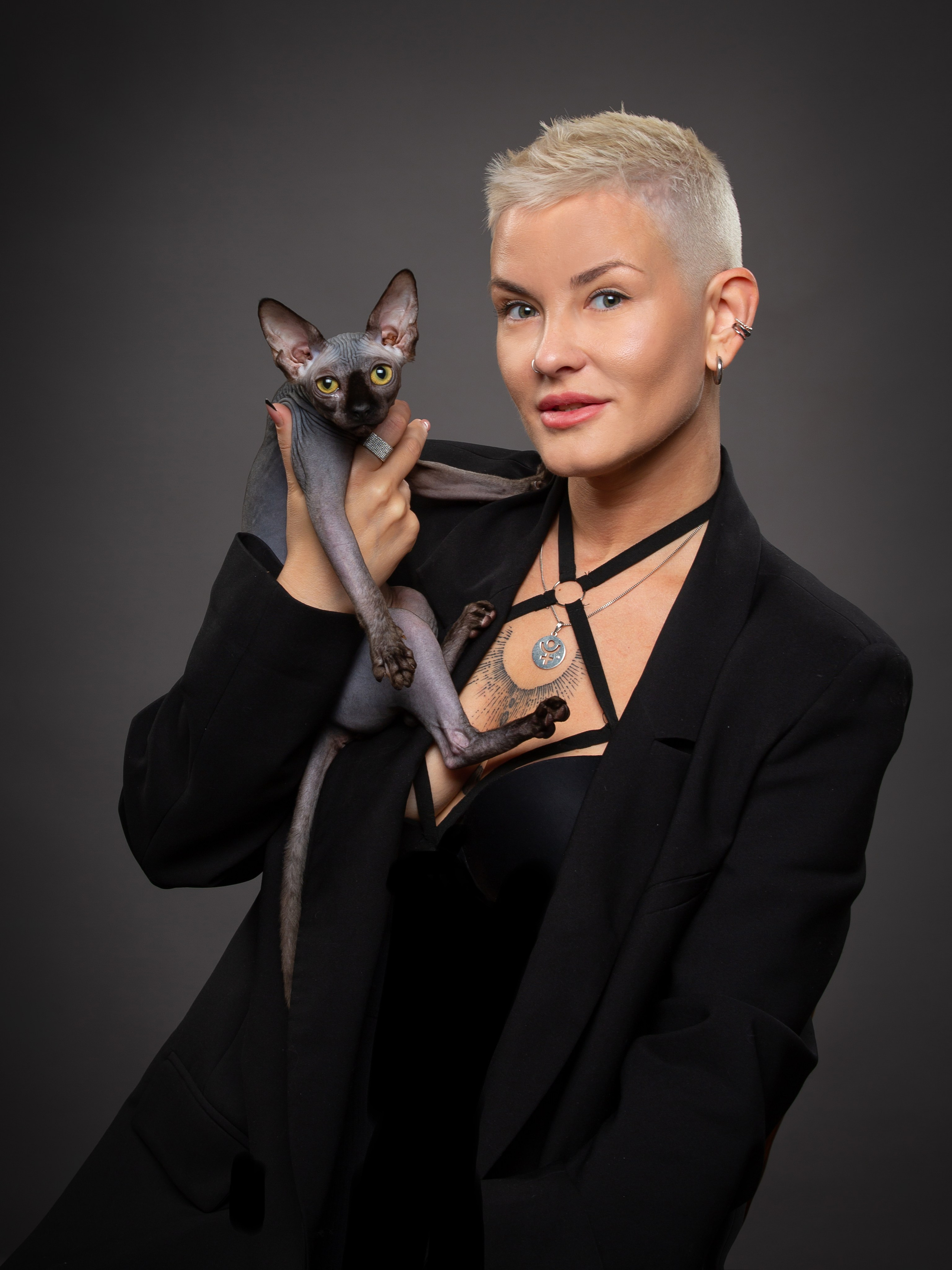 С кошкой. Фотограф Мария Кольцова