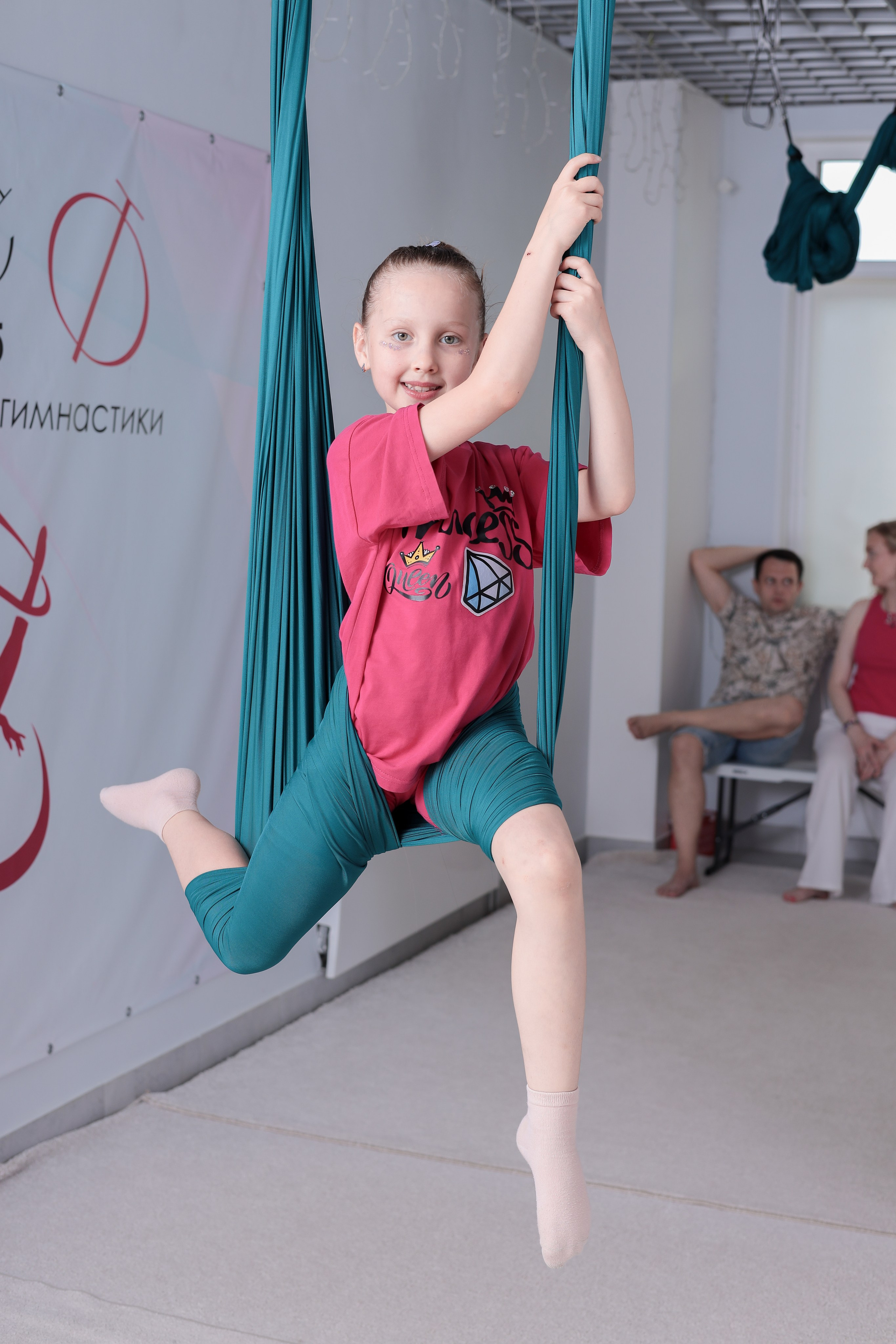 Детская аэройога. Фотограф Надршина Лилия