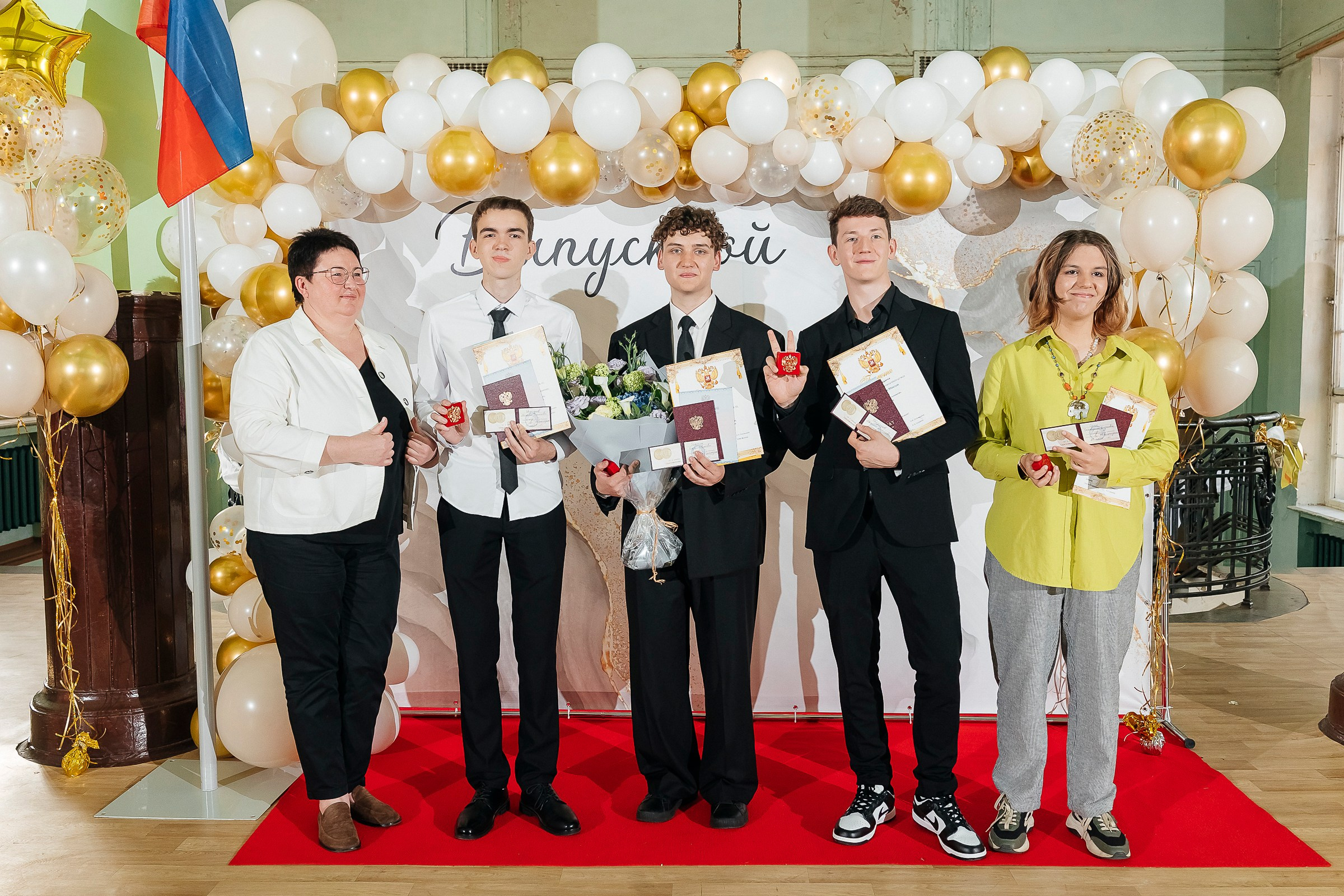 Выпускной вечер СОШ № 10. Семейный и свадебный фотограф в Москве Леванова Александра