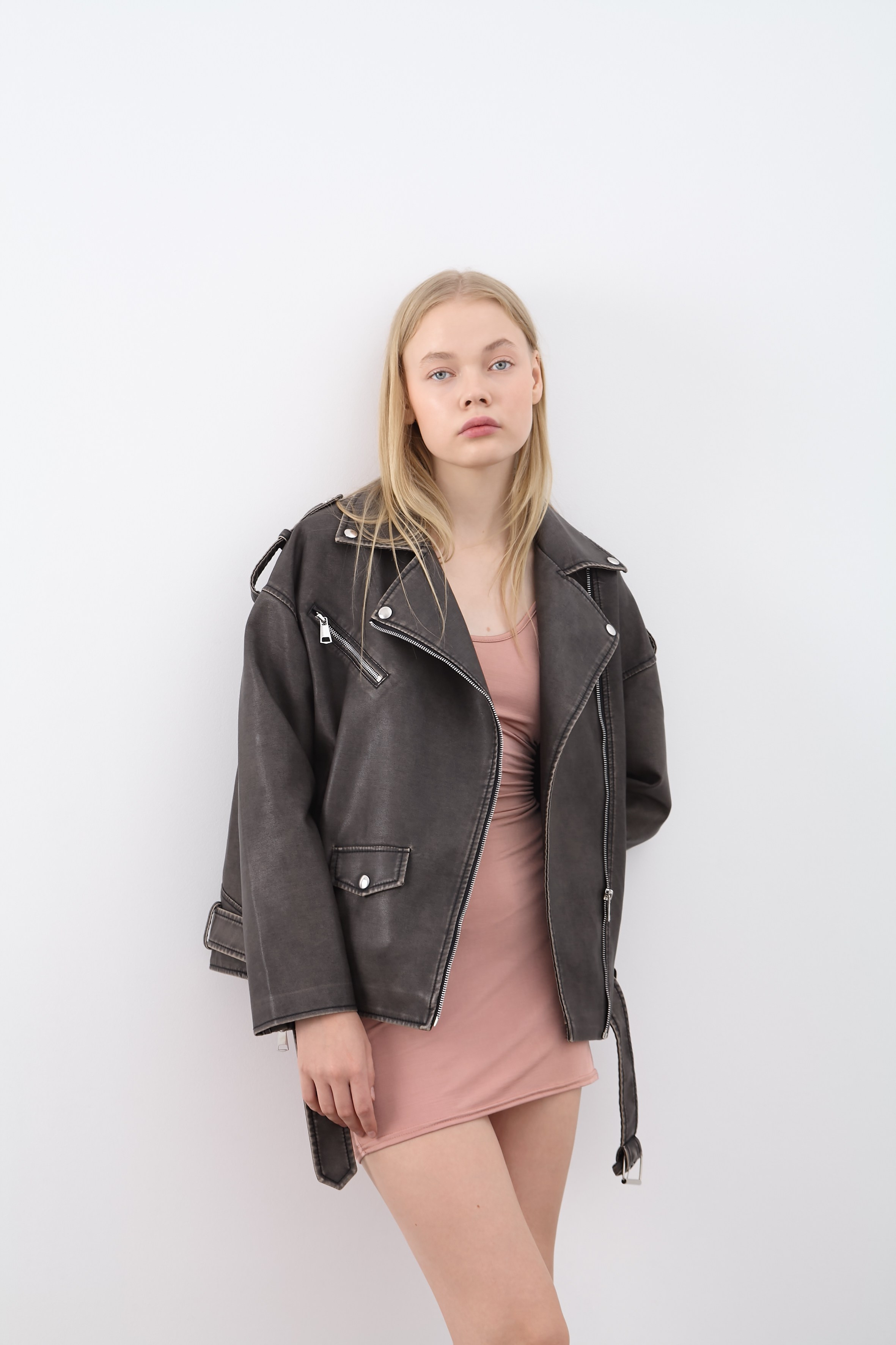 Модельные тесты для Насти. Модельные тесты в Москве. Фотограф Вика Паршина