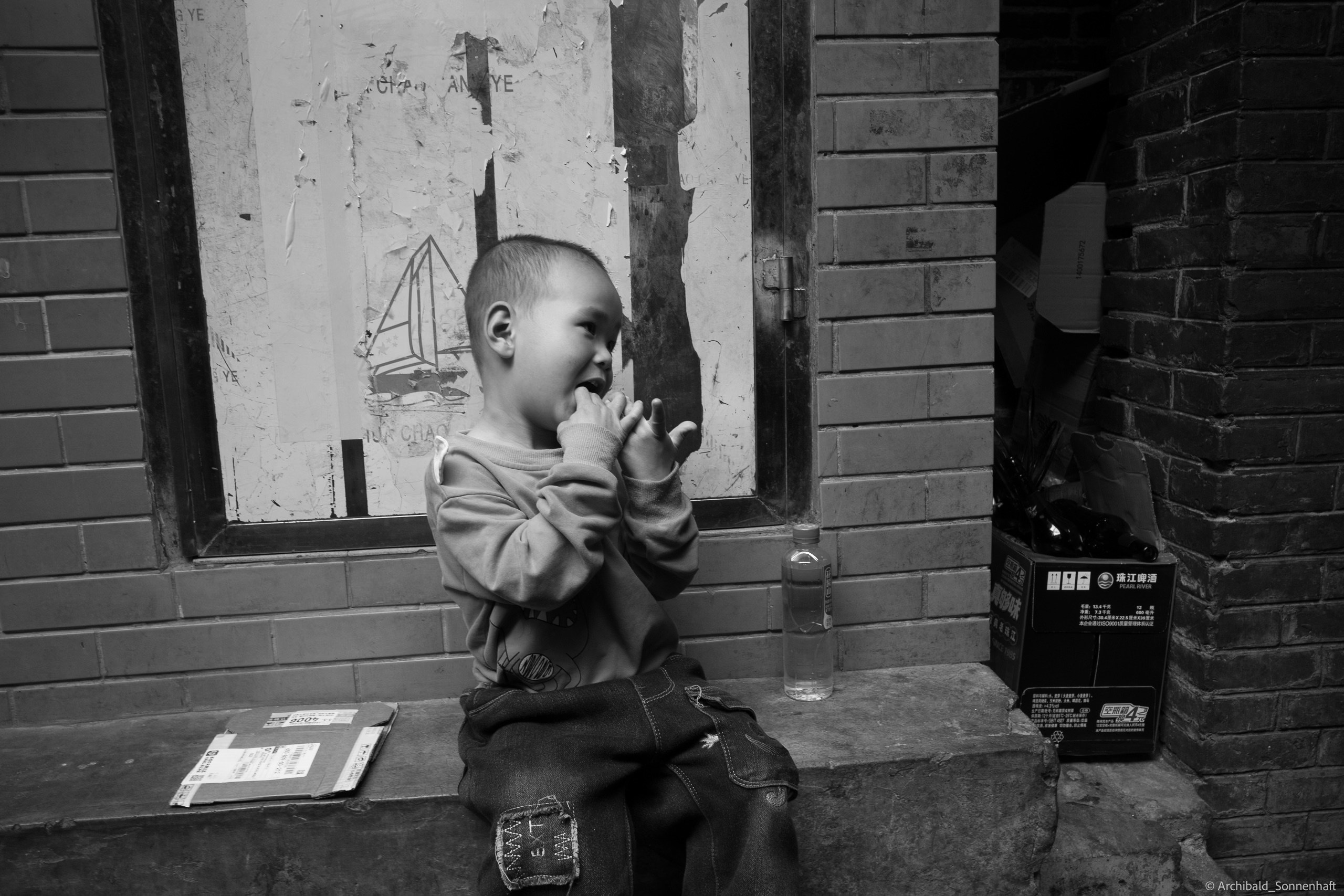 Shipai Urban Village. Photographer in Guangzhou, China. Archibald Sonnenhaft