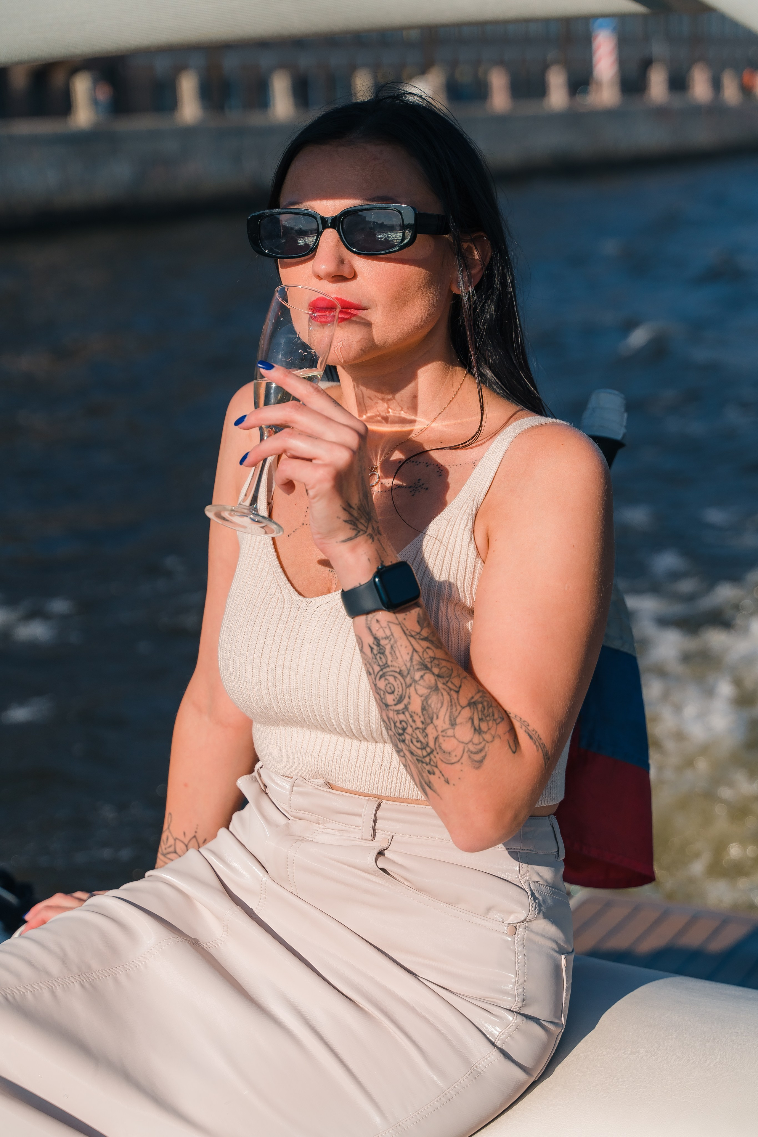 Фотосъемка девичника, встреча девушек, веселые женские портреты