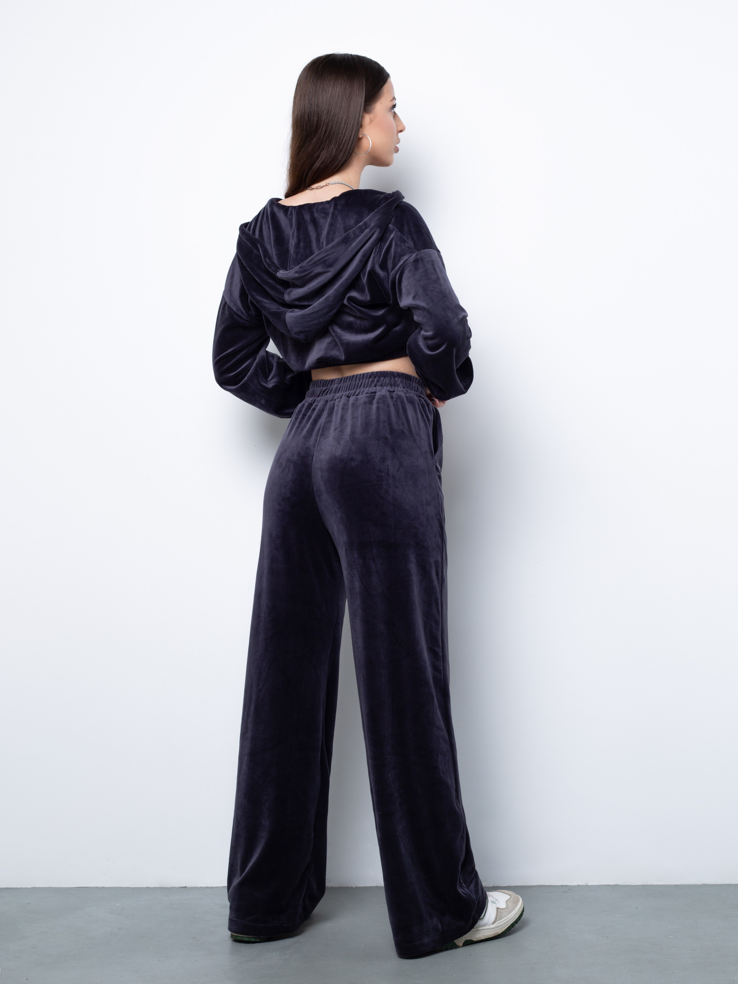 КАТАЛОГ | белый фон. RUNA production — стильные съемки для брендов