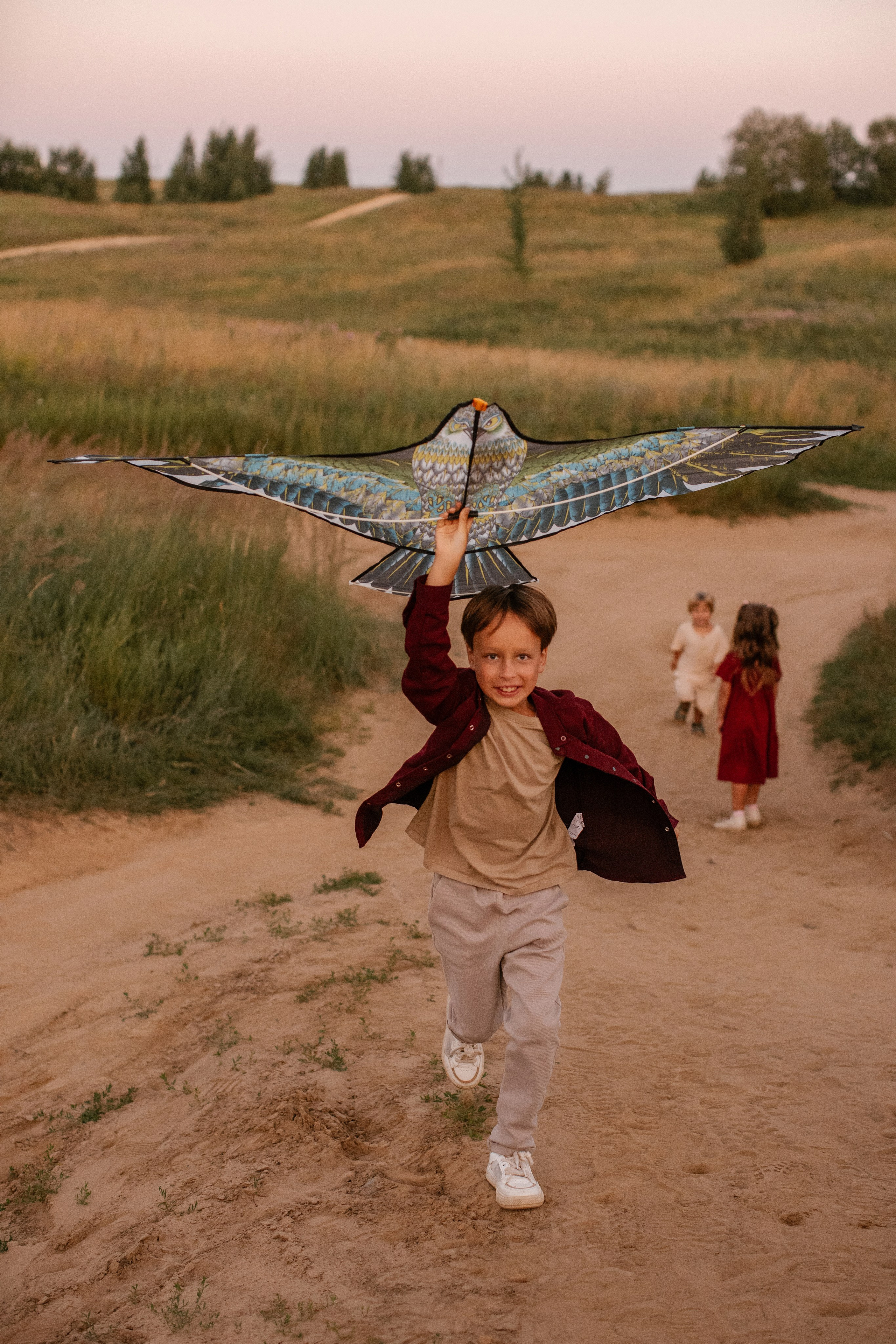 Фотосессия большой семьи в поле