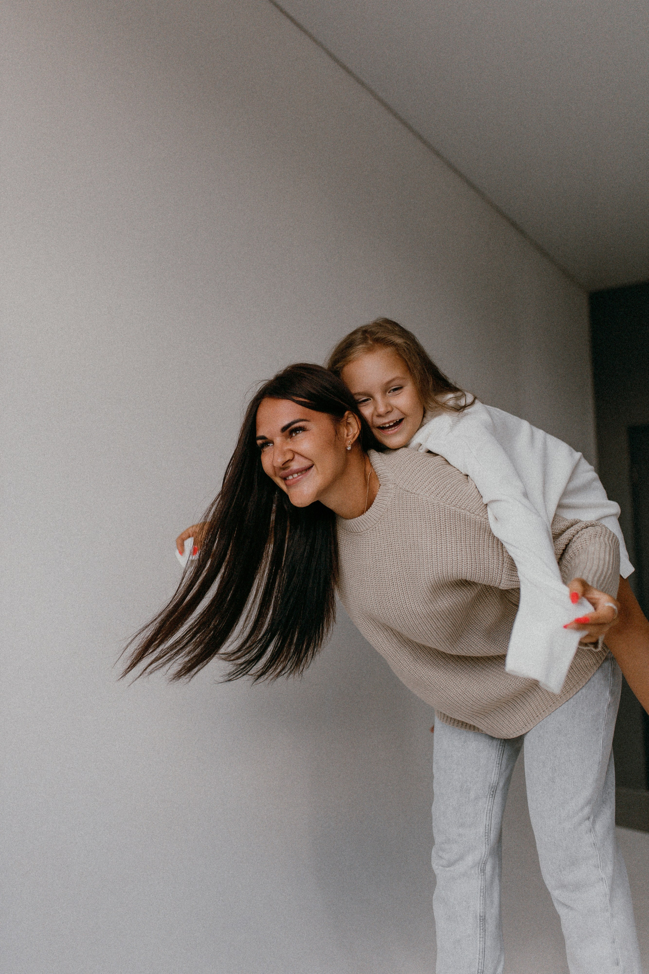 Есения и мама. Семейный фотограф Губкин/Старый Оскол