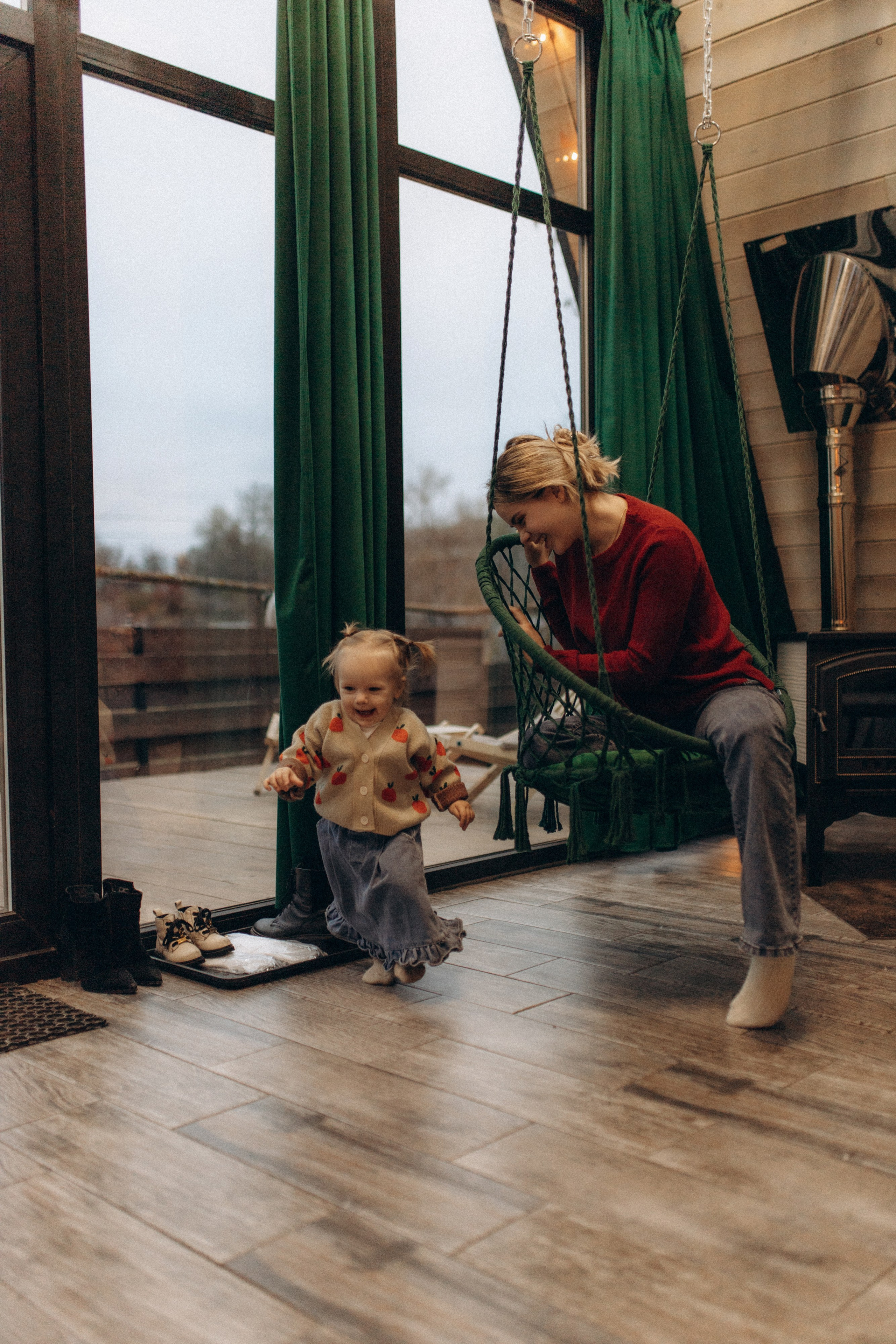 Алиса и мама. Семейный фотограф Губкин/Старый Оскол