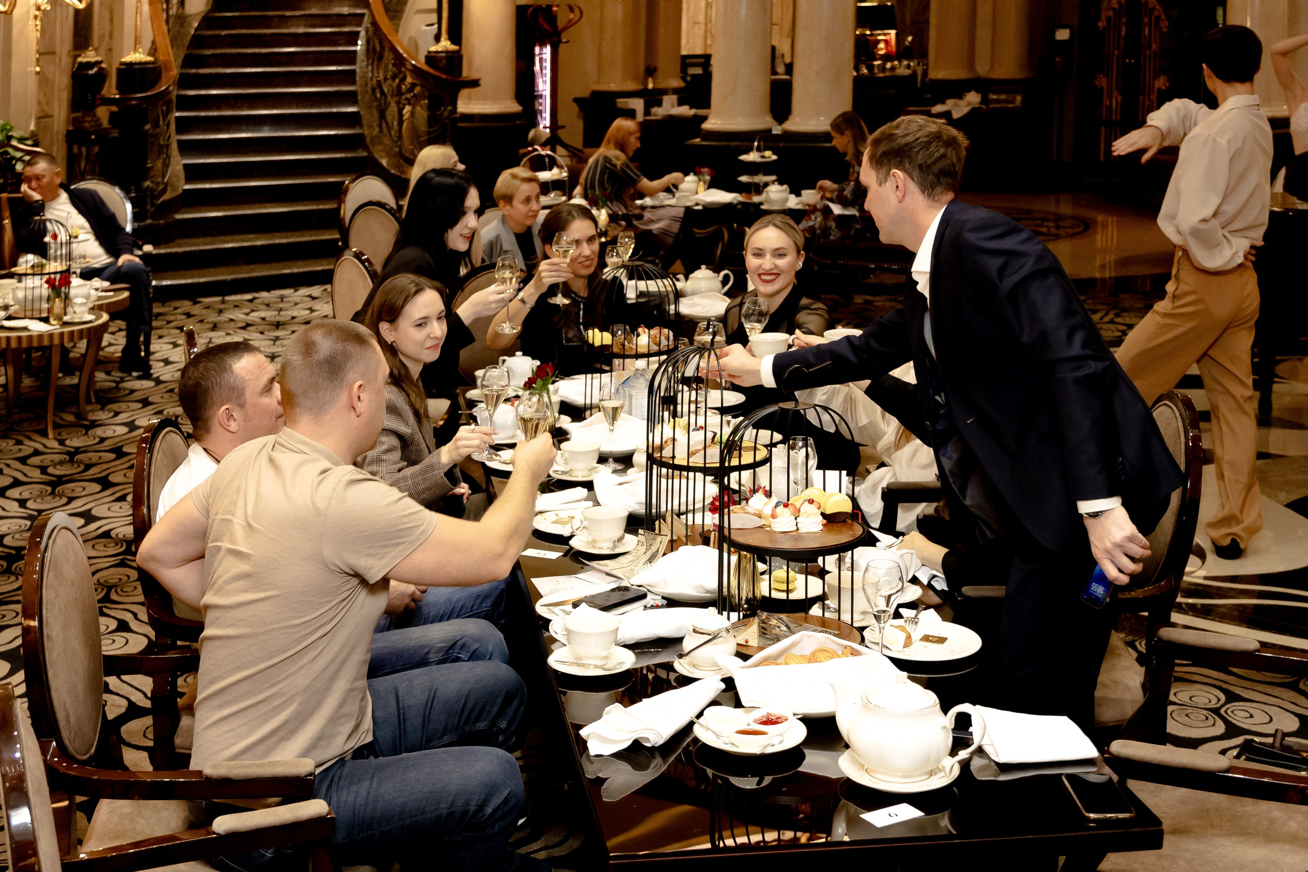 Чайная церемония в отеле «ST REGIS MOSCOW». Свадебный/Портретный фотограф снимаю в Москве