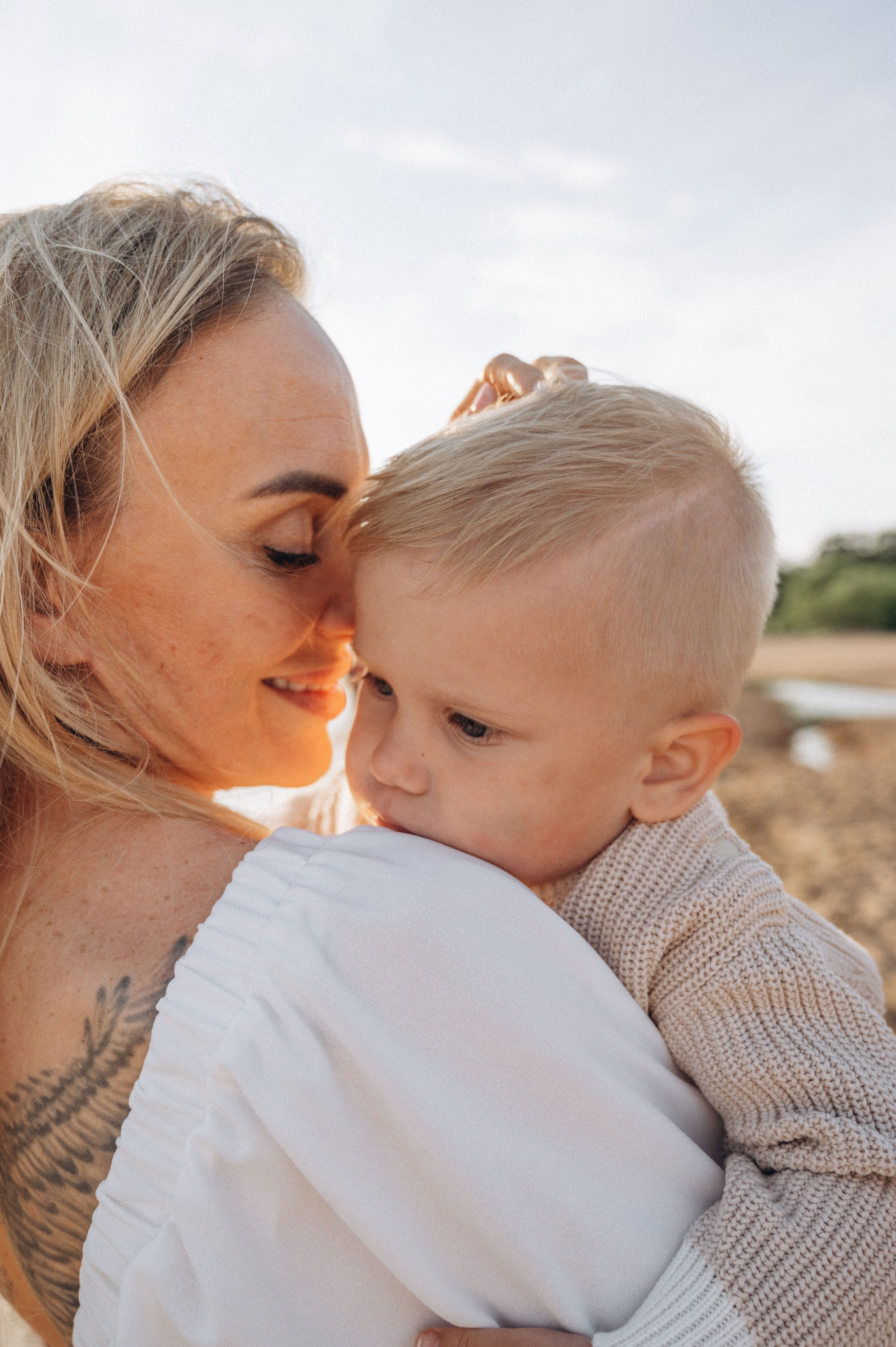 Юлия. Профессиональный фотограф беременности в СПБ. Стильные фотосессии беременности в стиле минимализм и классическая фотография