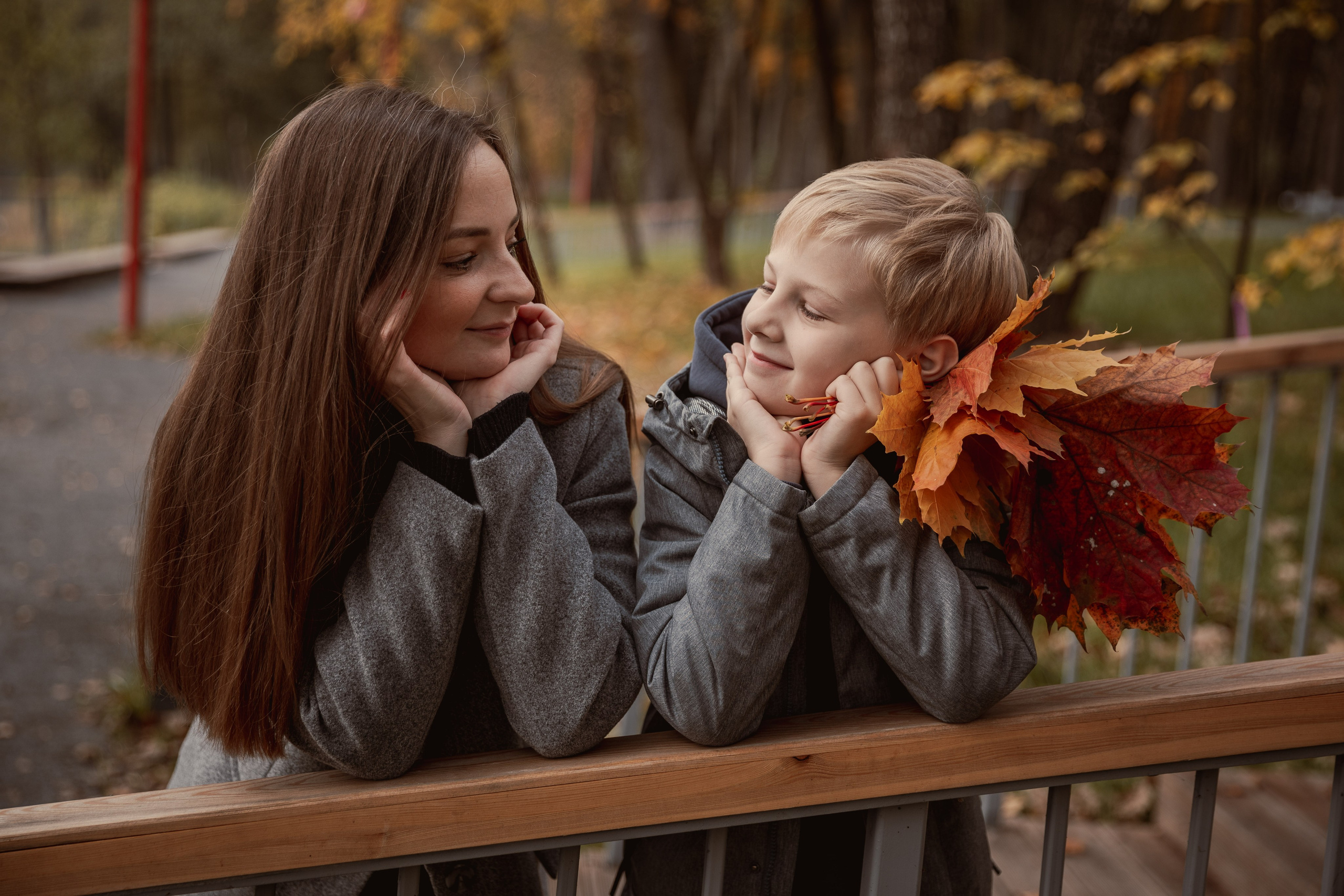 Осенняя прогулка с сыном. Индивидуальный и семейный фотограф Ирина Москвичёва