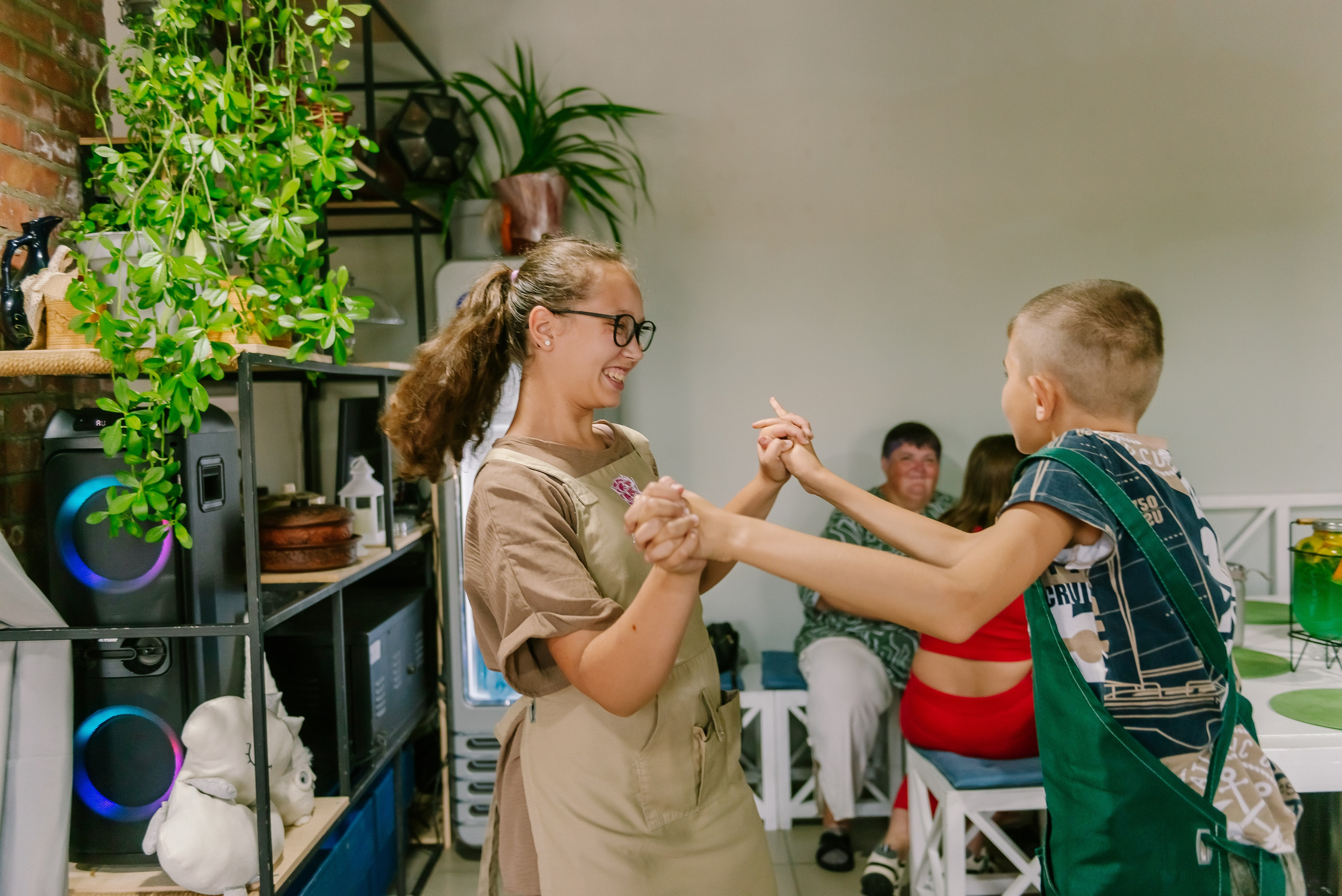 Инклюзивная кухня добра в Артишок 30. 07.35. Детский фотограф, семейный фотограф и репортажи в Кемерово