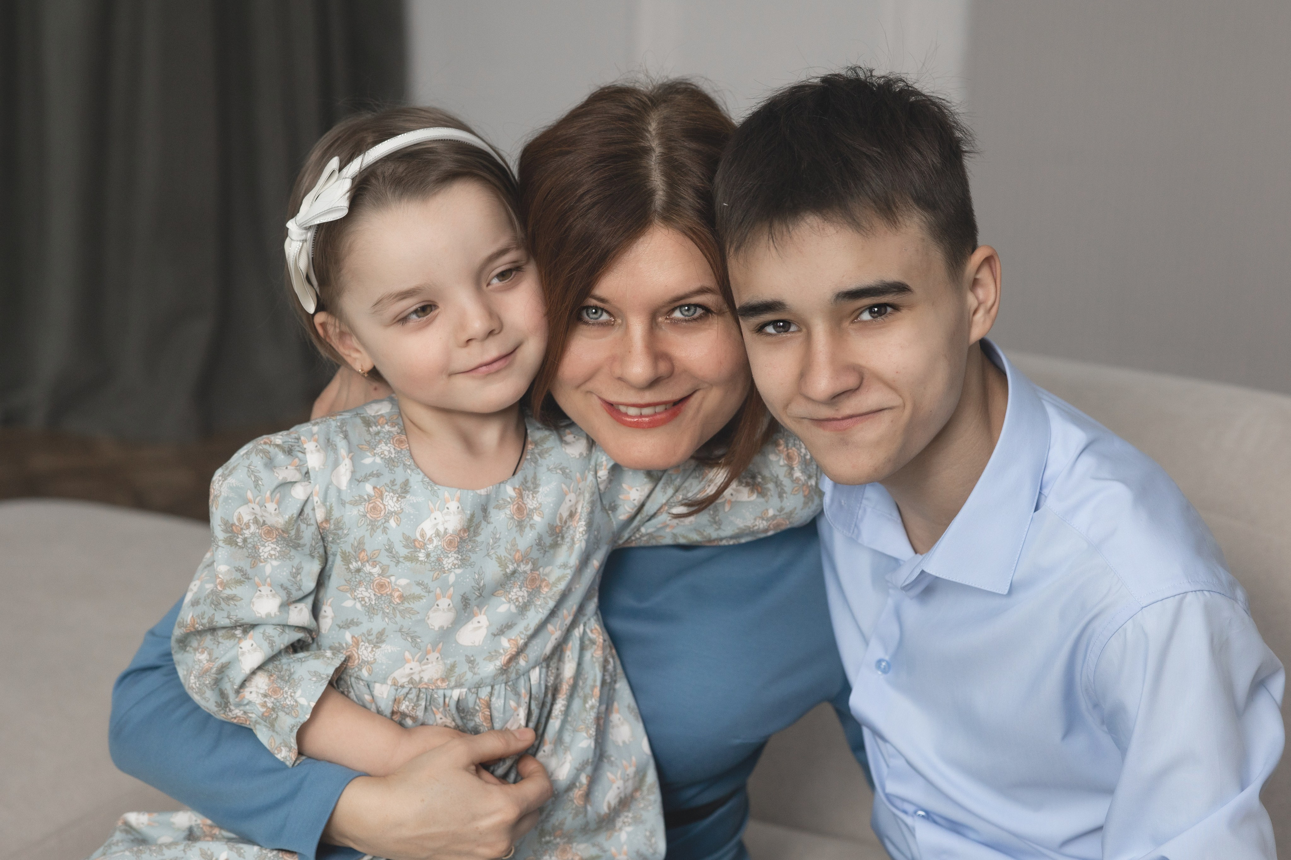 Семейная фотосессия в студии. Фотограф в Астрахани Айлет Утегенова